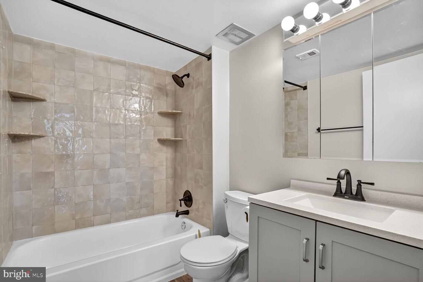 3107 BUCCANEER CT #202, FAIRFAX, Virginia 22031, 2 Bedrooms Bedrooms, ,2 BathroomsBathrooms,Residential,For sale,3107 BUCCANEER CT #202,VAFX2275142 MLS # VAFX2275142