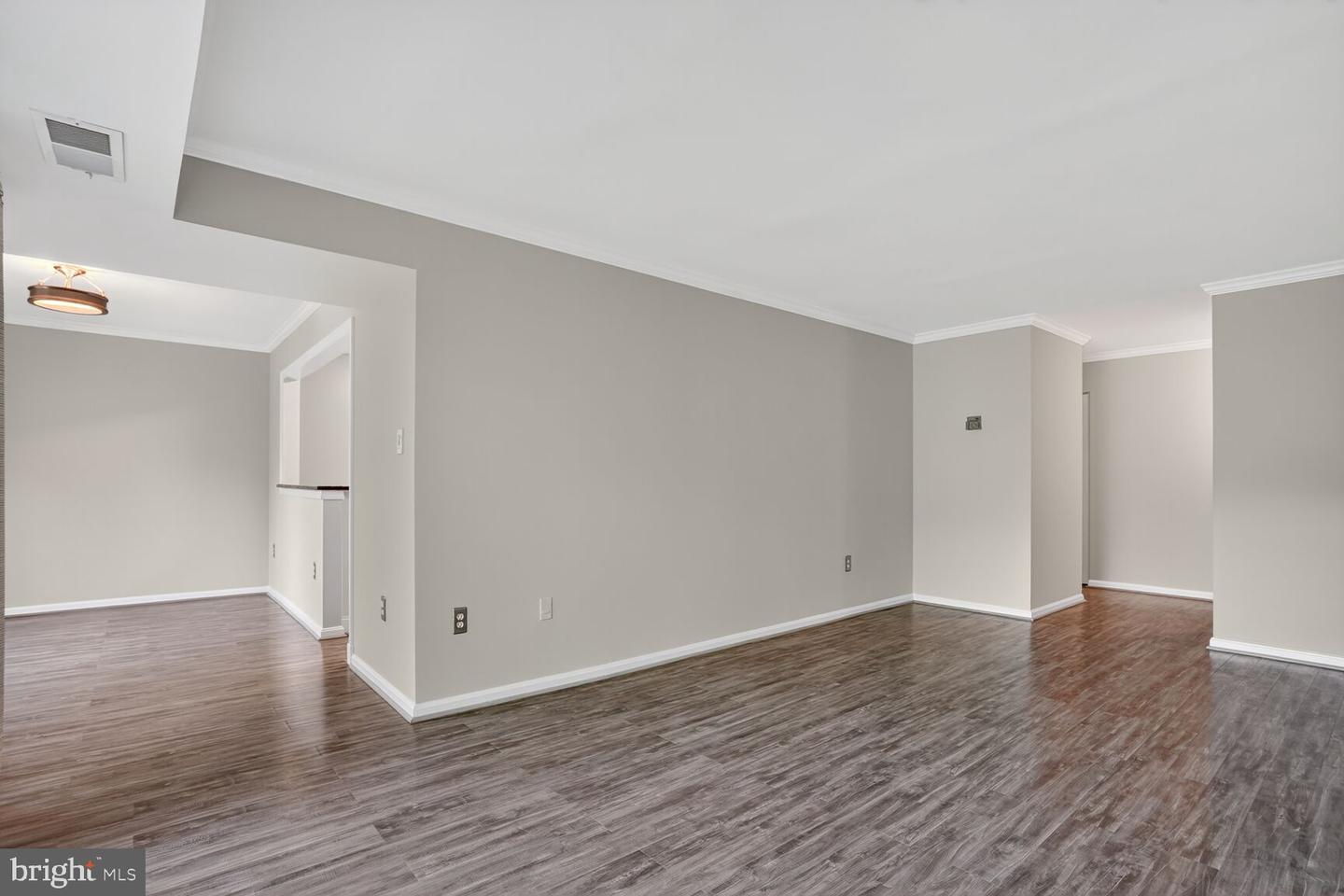 3107 BUCCANEER CT #202, FAIRFAX, Virginia 22031, 2 Bedrooms Bedrooms, ,2 BathroomsBathrooms,Residential,For sale,3107 BUCCANEER CT #202,VAFX2275142 MLS # VAFX2275142