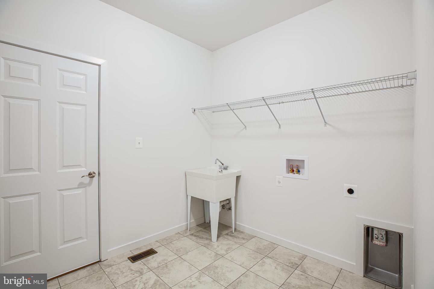 REVA, CULPEPER, Virginia 22701, 5 Bedrooms Bedrooms, ,4 BathroomsBathrooms,Residential,For sale,REVA,VACU2011832 MLS # VACU2011832
