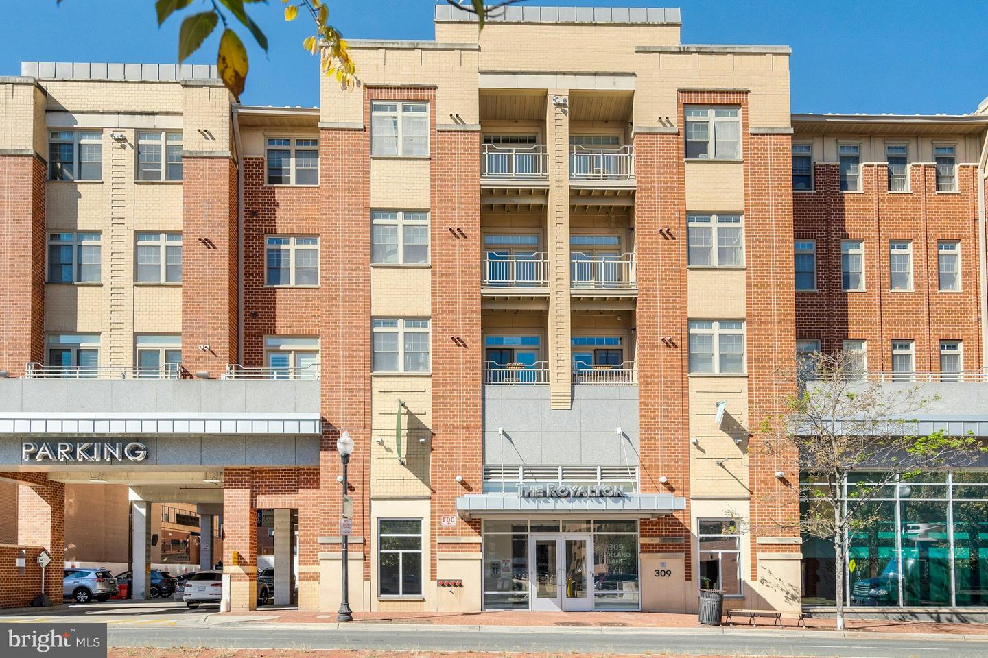 309 HOLLAND LN #126, ALEXANDRIA, Virginia 22314, 2 Bedrooms Bedrooms, ,2 BathroomsBathrooms,Residential,For sale,309 HOLLAND LN #126,VAAX2051008 MLS # VAAX2051008