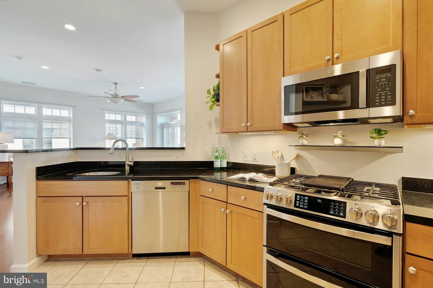 309 HOLLAND LN #126, ALEXANDRIA, Virginia 22314, 2 Bedrooms Bedrooms, ,2 BathroomsBathrooms,Residential,For sale,309 HOLLAND LN #126,VAAX2051008 MLS # VAAX2051008