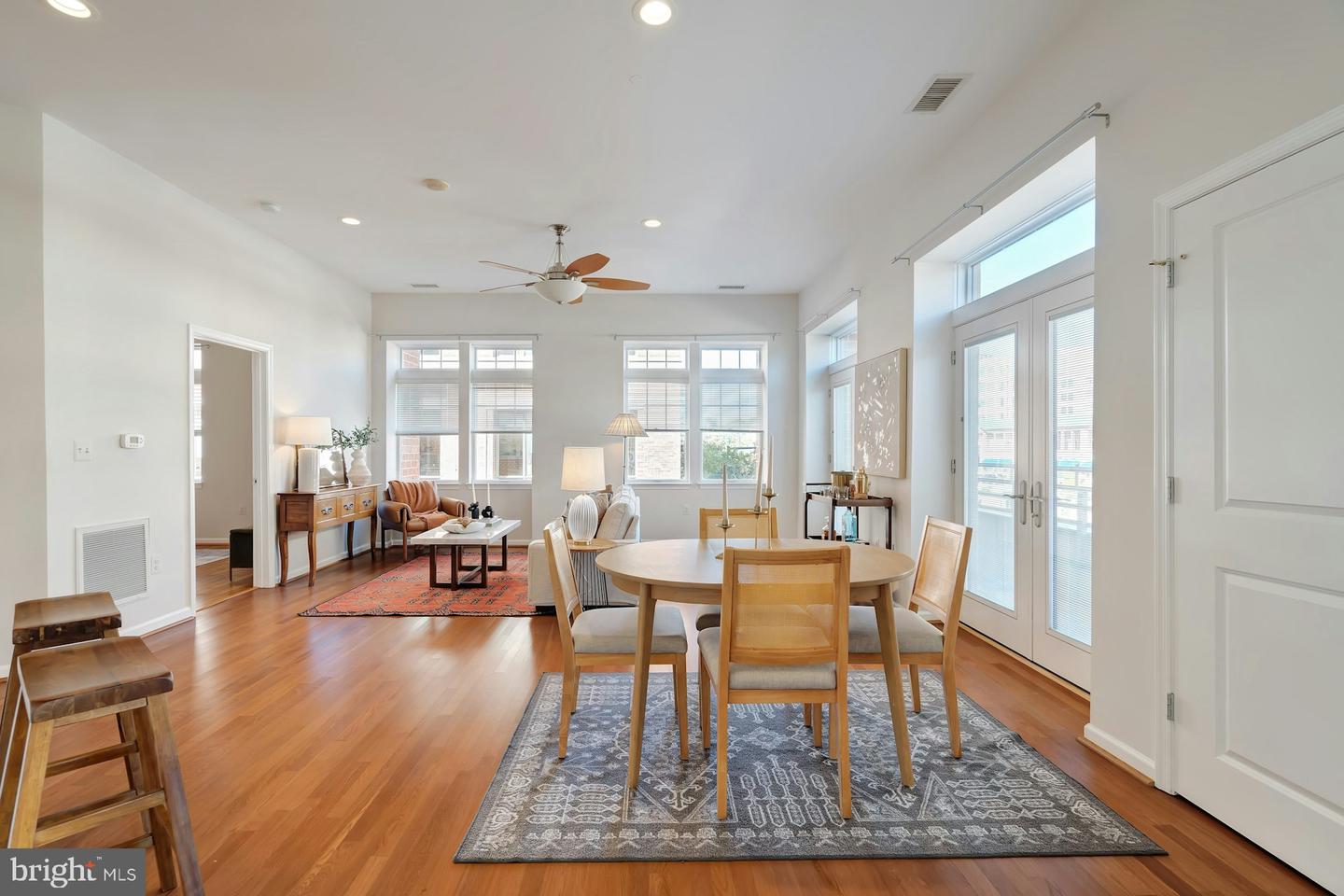 309 HOLLAND LN #126, ALEXANDRIA, Virginia 22314, 2 Bedrooms Bedrooms, ,2 BathroomsBathrooms,Residential,For sale,309 HOLLAND LN #126,VAAX2051008 MLS # VAAX2051008