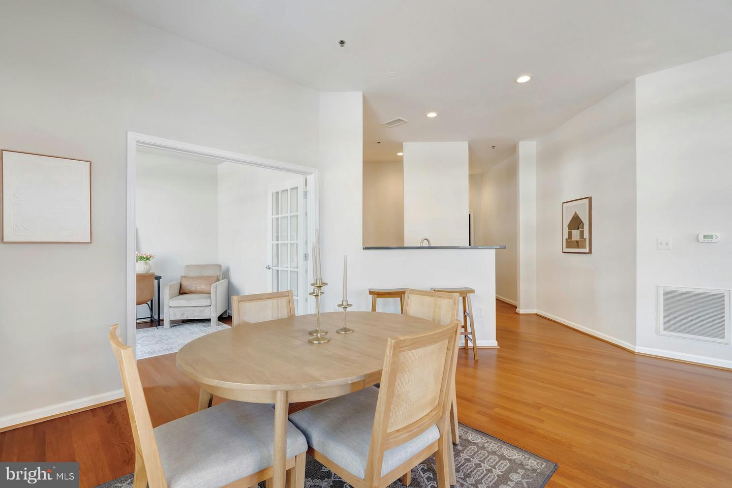 309 HOLLAND LN #126, ALEXANDRIA, Virginia 22314, 2 Bedrooms Bedrooms, ,2 BathroomsBathrooms,Residential,For sale,309 HOLLAND LN #126,VAAX2051008 MLS # VAAX2051008