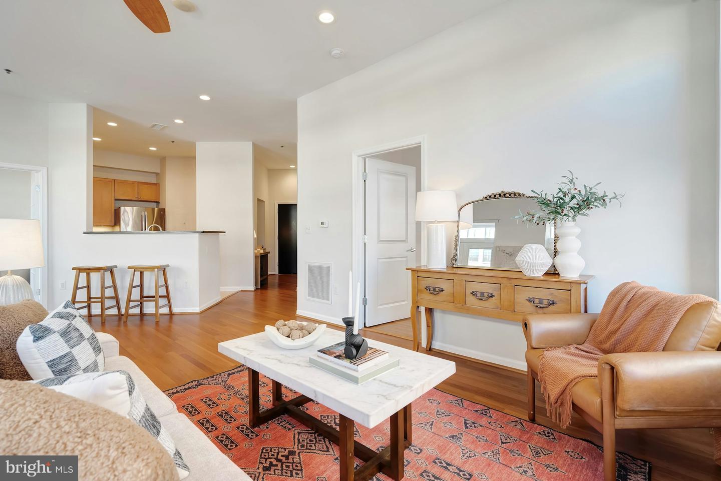 309 HOLLAND LN #126, ALEXANDRIA, Virginia 22314, 2 Bedrooms Bedrooms, ,2 BathroomsBathrooms,Residential,For sale,309 HOLLAND LN #126,VAAX2051008 MLS # VAAX2051008