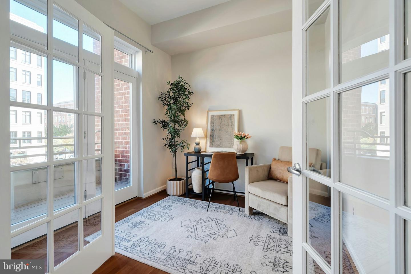 309 HOLLAND LN #126, ALEXANDRIA, Virginia 22314, 2 Bedrooms Bedrooms, ,2 BathroomsBathrooms,Residential,For sale,309 HOLLAND LN #126,VAAX2051008 MLS # VAAX2051008