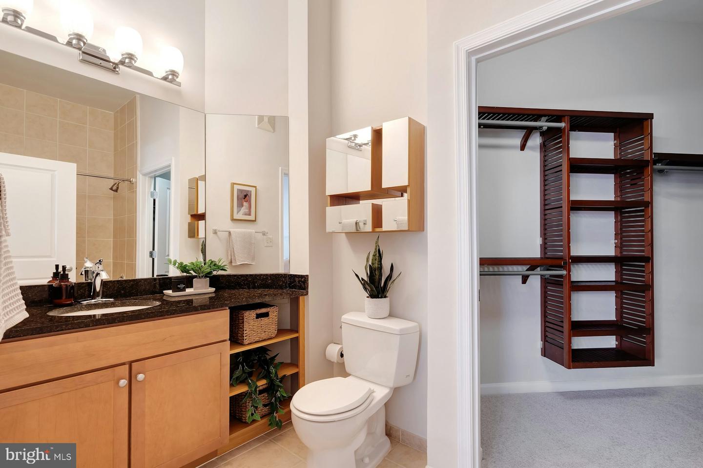 309 HOLLAND LN #126, ALEXANDRIA, Virginia 22314, 2 Bedrooms Bedrooms, ,2 BathroomsBathrooms,Residential,For sale,309 HOLLAND LN #126,VAAX2051008 MLS # VAAX2051008