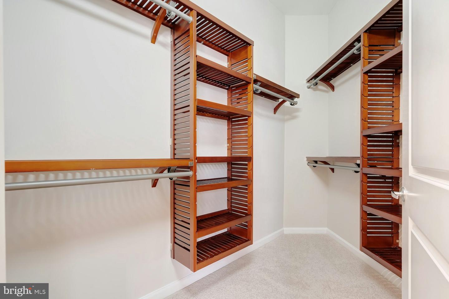 309 HOLLAND LN #126, ALEXANDRIA, Virginia 22314, 2 Bedrooms Bedrooms, ,2 BathroomsBathrooms,Residential,For sale,309 HOLLAND LN #126,VAAX2051008 MLS # VAAX2051008