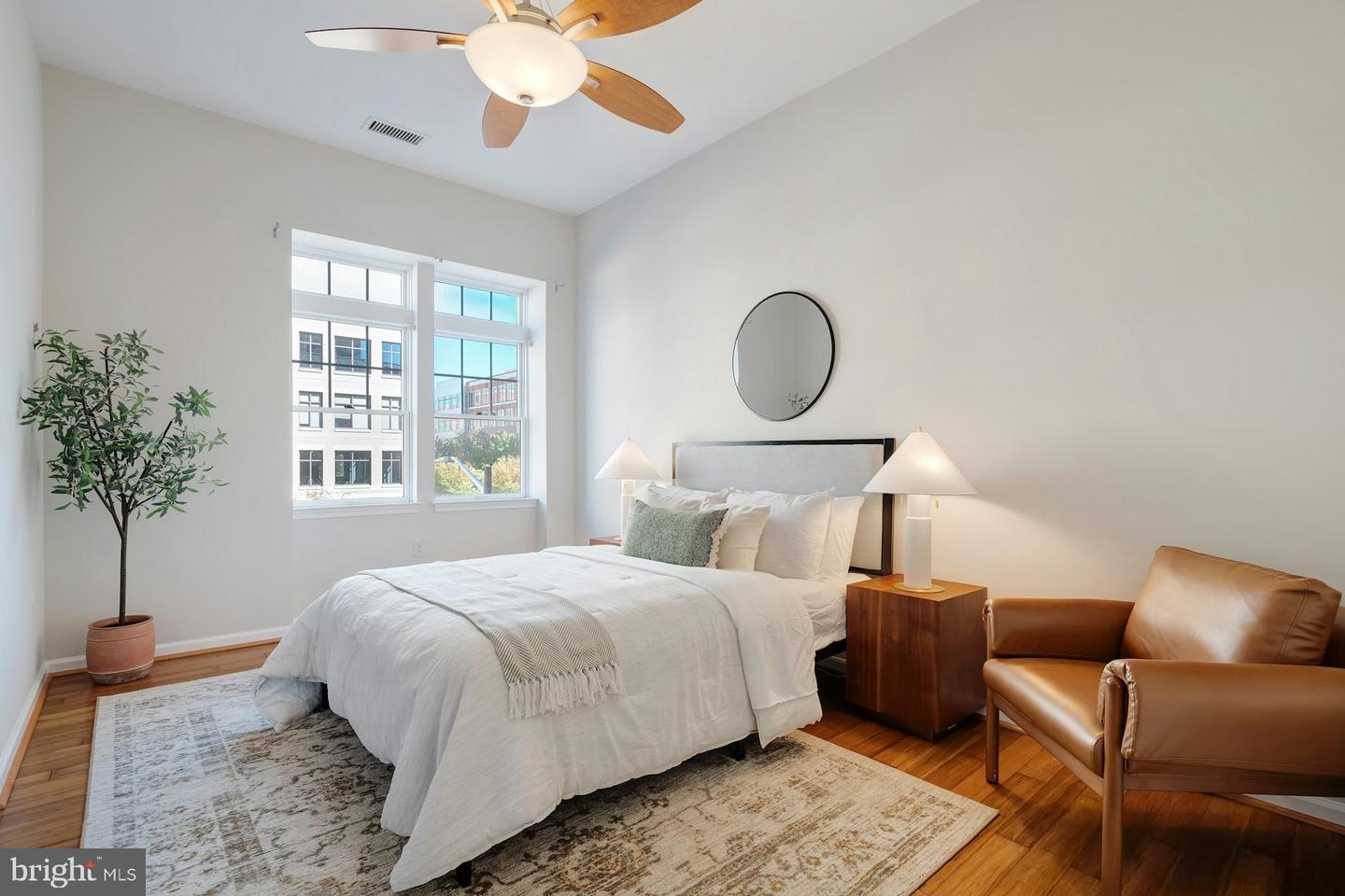 309 HOLLAND LN #126, ALEXANDRIA, Virginia 22314, 2 Bedrooms Bedrooms, ,2 BathroomsBathrooms,Residential,For sale,309 HOLLAND LN #126,VAAX2051008 MLS # VAAX2051008