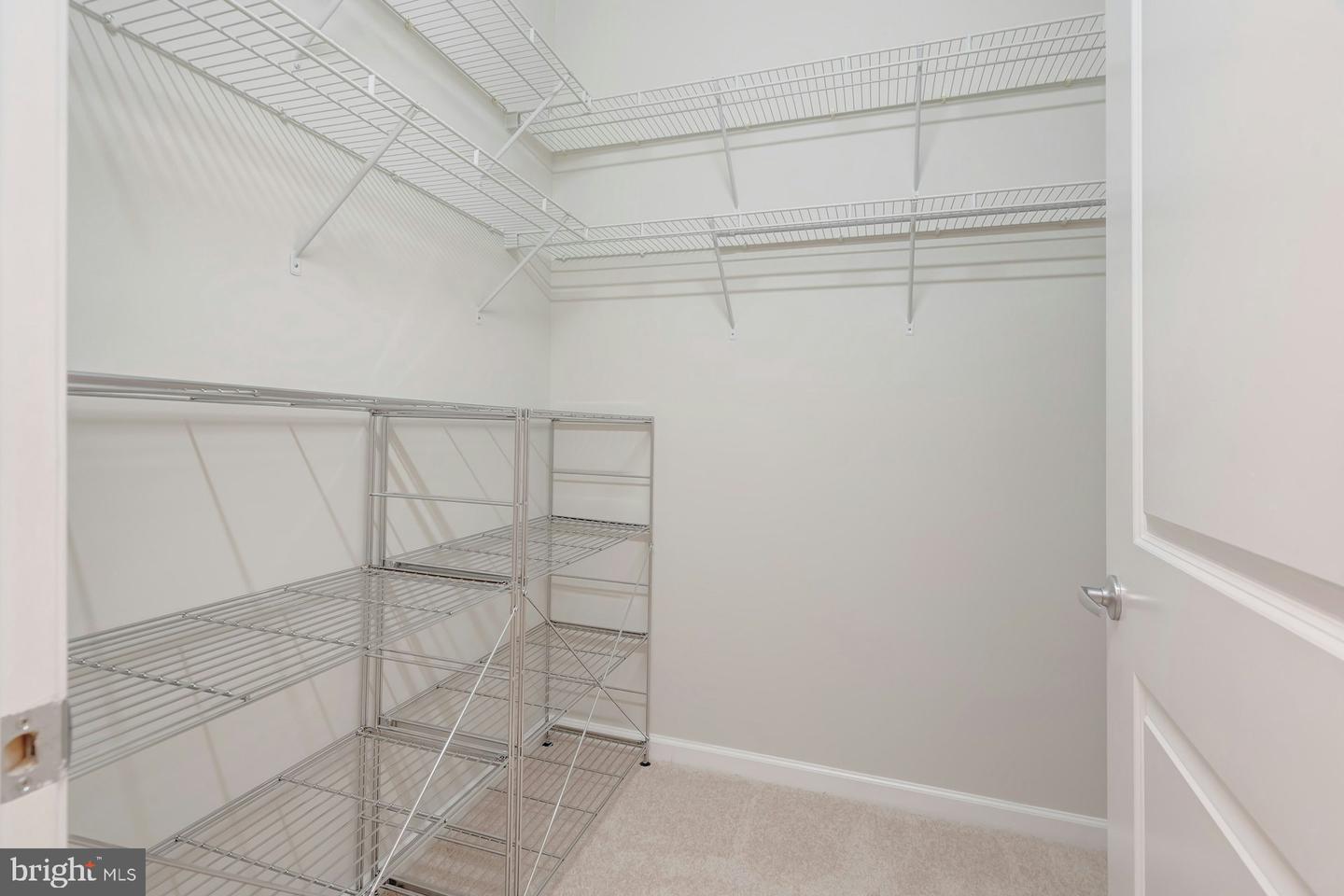 309 HOLLAND LN #126, ALEXANDRIA, Virginia 22314, 2 Bedrooms Bedrooms, ,2 BathroomsBathrooms,Residential,For sale,309 HOLLAND LN #126,VAAX2051008 MLS # VAAX2051008