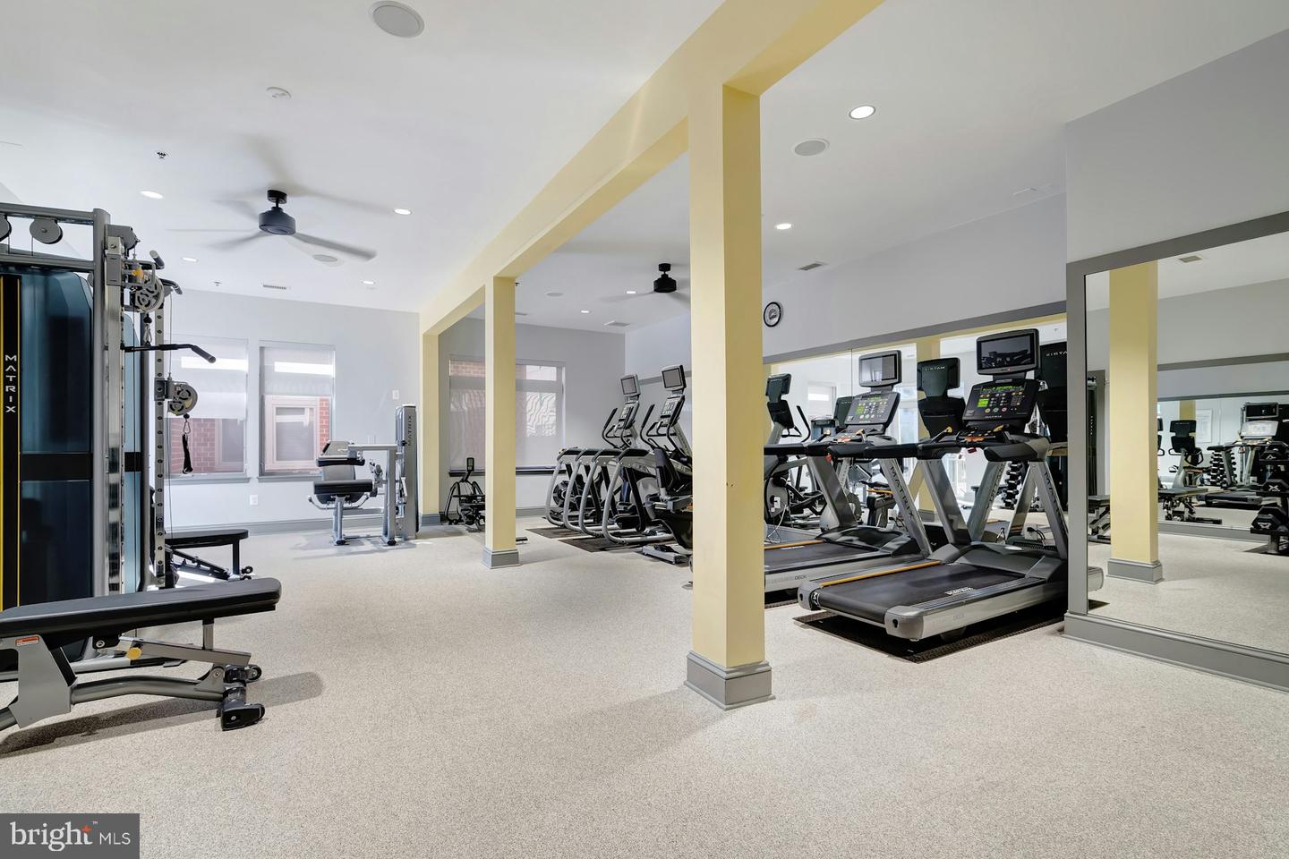 309 HOLLAND LN #126, ALEXANDRIA, Virginia 22314, 2 Bedrooms Bedrooms, ,2 BathroomsBathrooms,Residential,For sale,309 HOLLAND LN #126,VAAX2051008 MLS # VAAX2051008