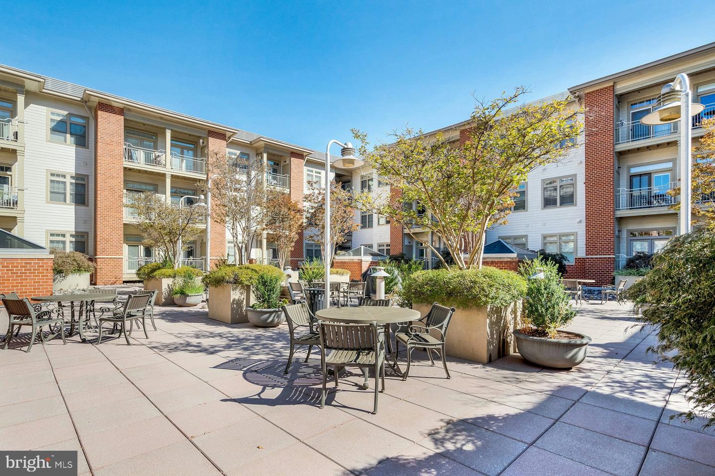 309 HOLLAND LN #126, ALEXANDRIA, Virginia 22314, 2 Bedrooms Bedrooms, ,2 BathroomsBathrooms,Residential,For sale,309 HOLLAND LN #126,VAAX2051008 MLS # VAAX2051008