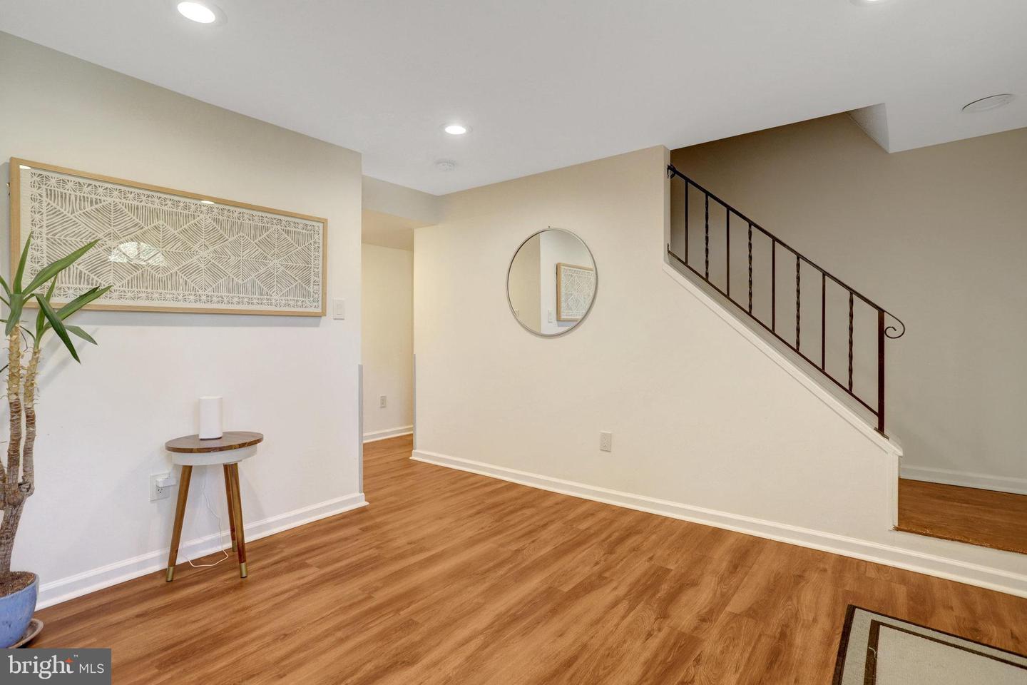7836 ANSON CT, SPRINGFIELD, Virginia 22152, 6 Bedrooms Bedrooms, ,3 BathroomsBathrooms,Residential,For sale,7836 ANSON CT,VAFX2275220 MLS # VAFX2275220