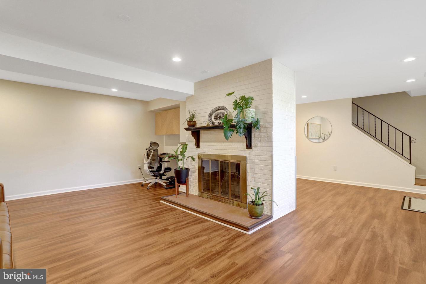 7836 ANSON CT, SPRINGFIELD, Virginia 22152, 6 Bedrooms Bedrooms, ,3 BathroomsBathrooms,Residential,For sale,7836 ANSON CT,VAFX2275220 MLS # VAFX2275220