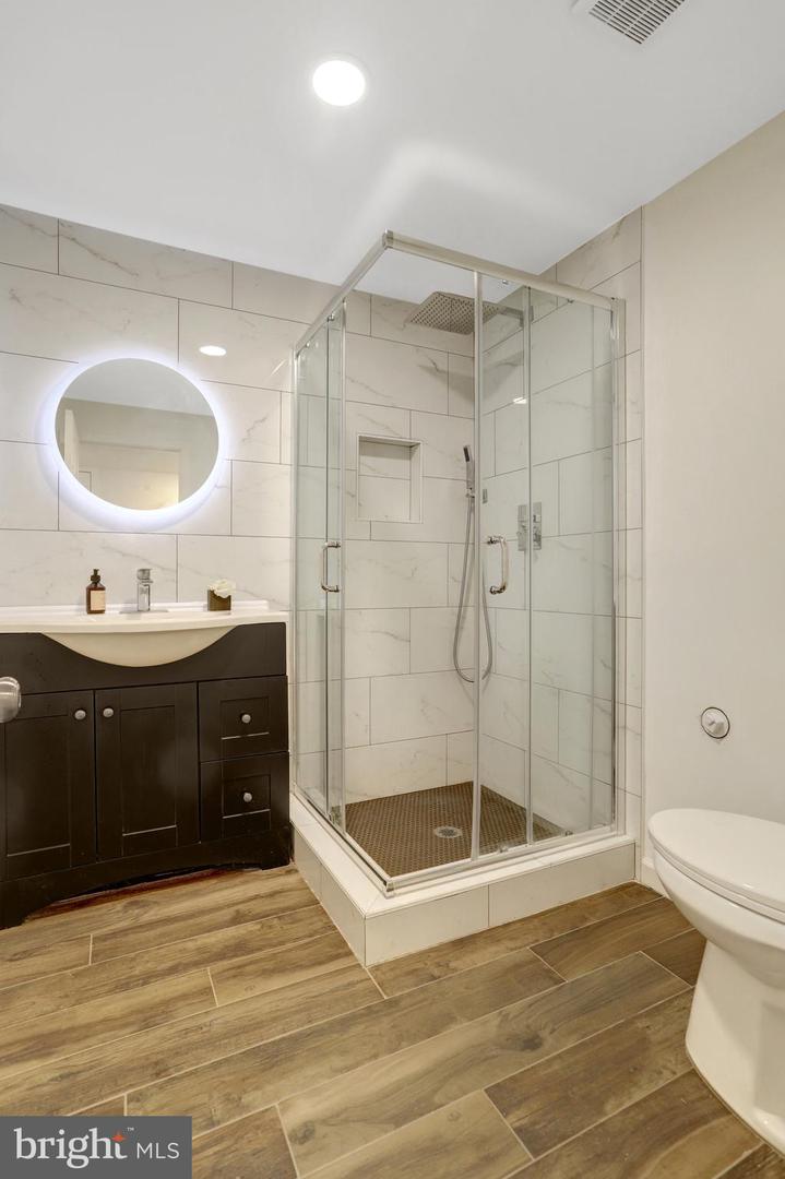 7836 ANSON CT, SPRINGFIELD, Virginia 22152, 6 Bedrooms Bedrooms, ,3 BathroomsBathrooms,Residential,For sale,7836 ANSON CT,VAFX2275220 MLS # VAFX2275220