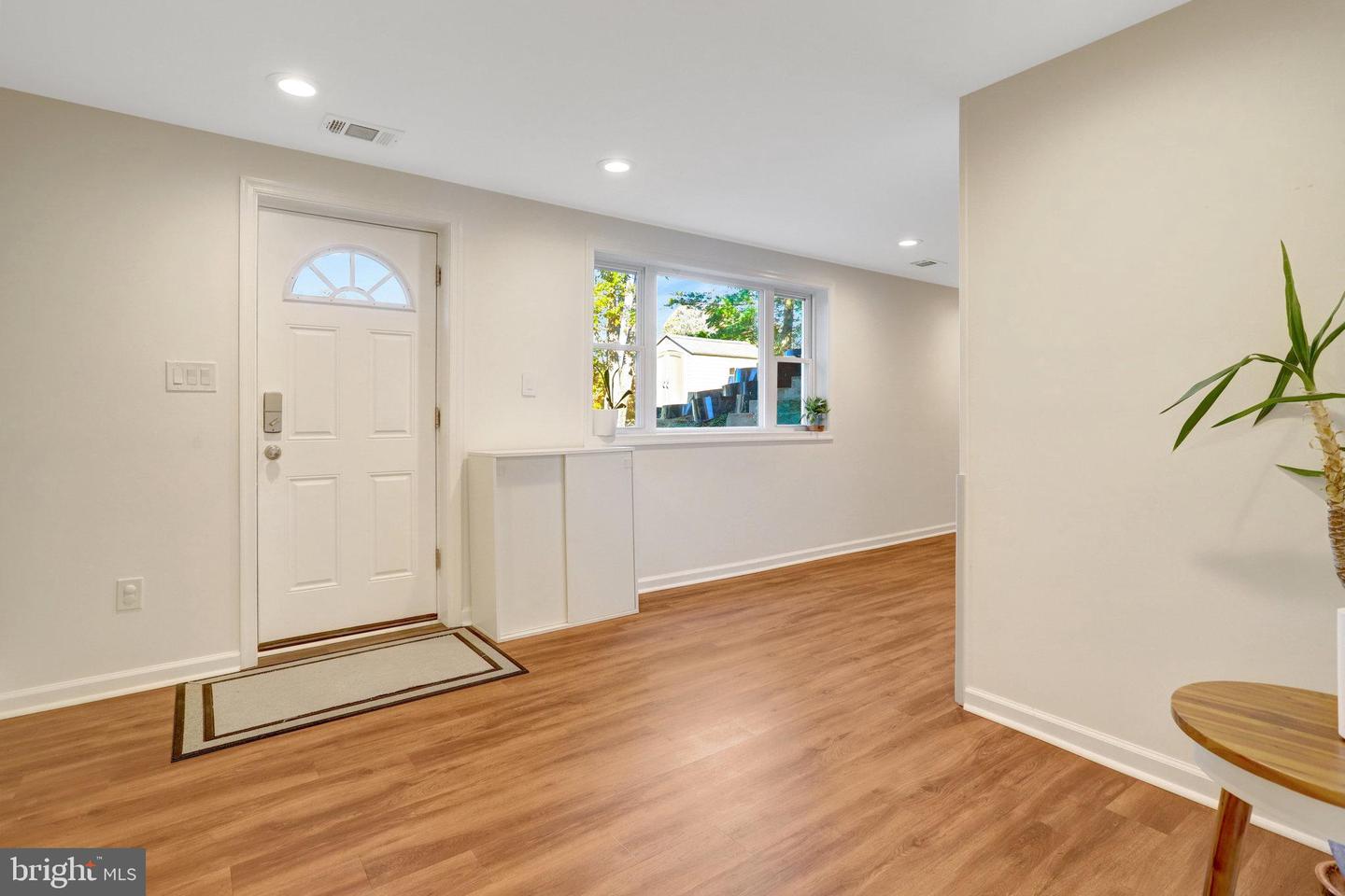 7836 ANSON CT, SPRINGFIELD, Virginia 22152, 6 Bedrooms Bedrooms, ,3 BathroomsBathrooms,Residential,For sale,7836 ANSON CT,VAFX2275220 MLS # VAFX2275220