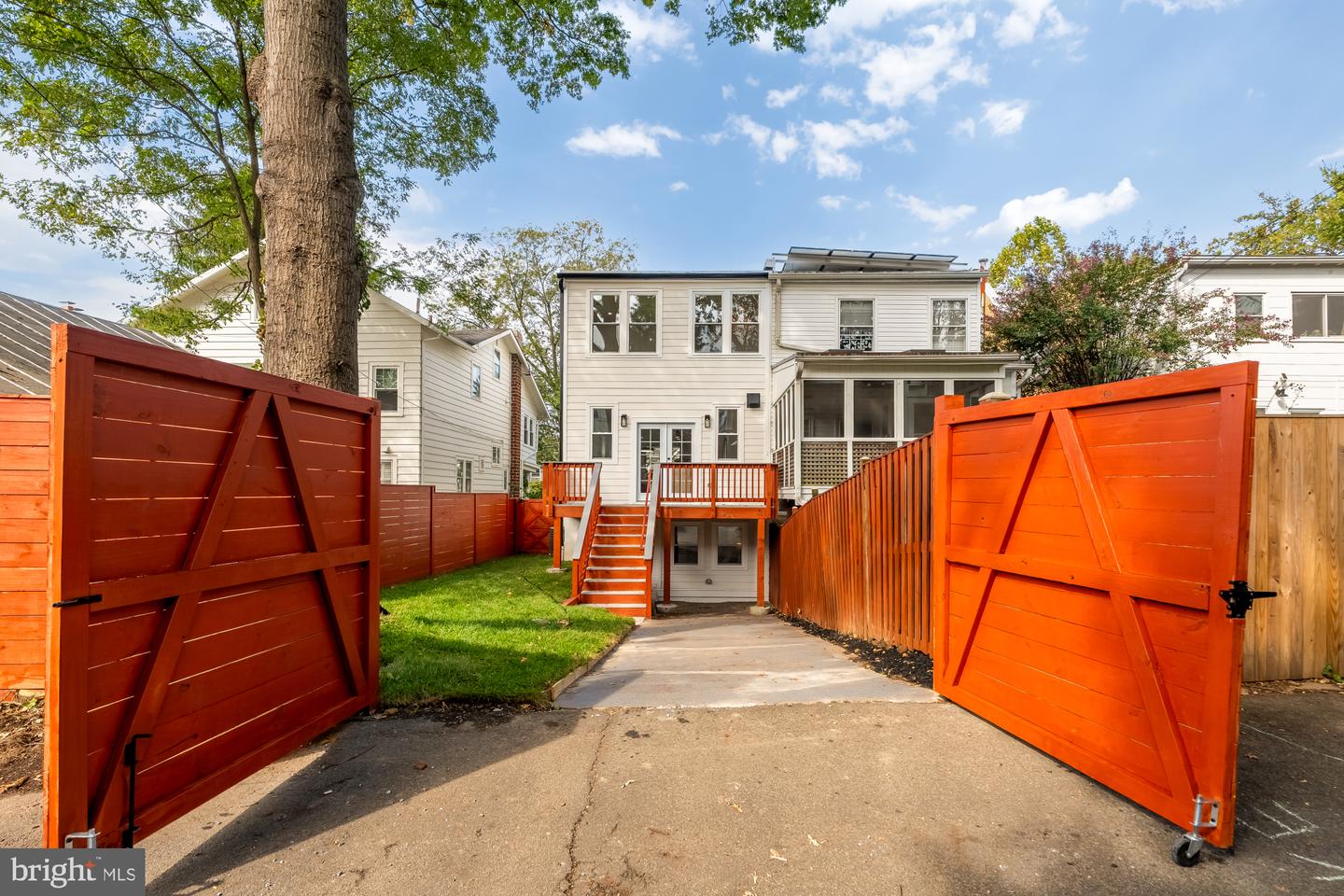 5331 42ND ST NW, WASHINGTON, District Of Columbia 20015, 4 Bedrooms Bedrooms, ,3 BathroomsBathrooms,Residential,For sale,5331 42ND ST NW,DCDC2227728 MLS # DCDC2227728