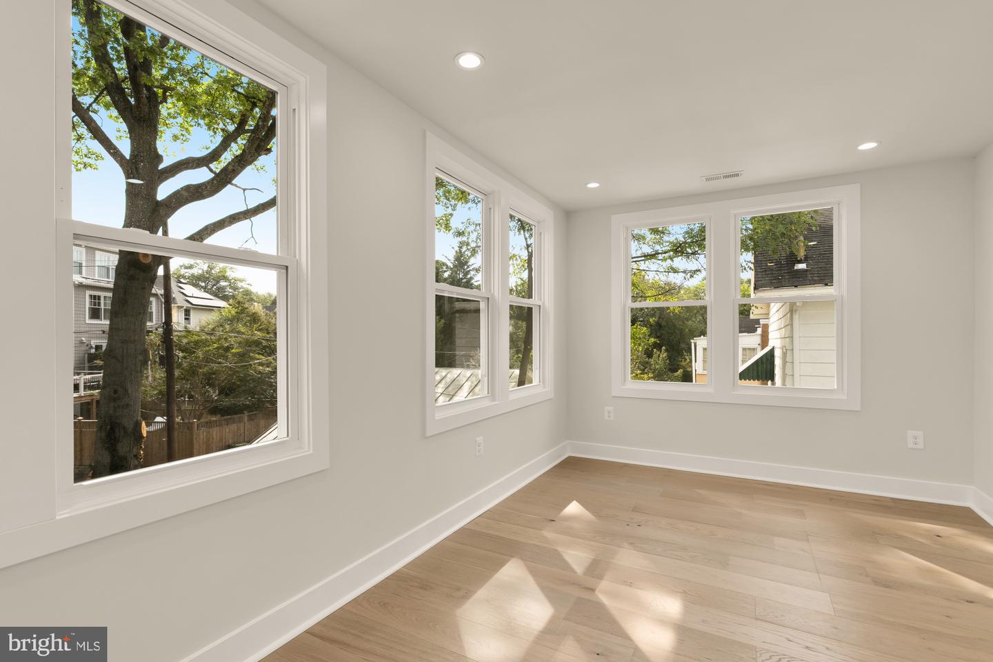 5331 42ND ST NW, WASHINGTON, District Of Columbia 20015, 4 Bedrooms Bedrooms, ,3 BathroomsBathrooms,Residential,For sale,5331 42ND ST NW,DCDC2227728 MLS # DCDC2227728