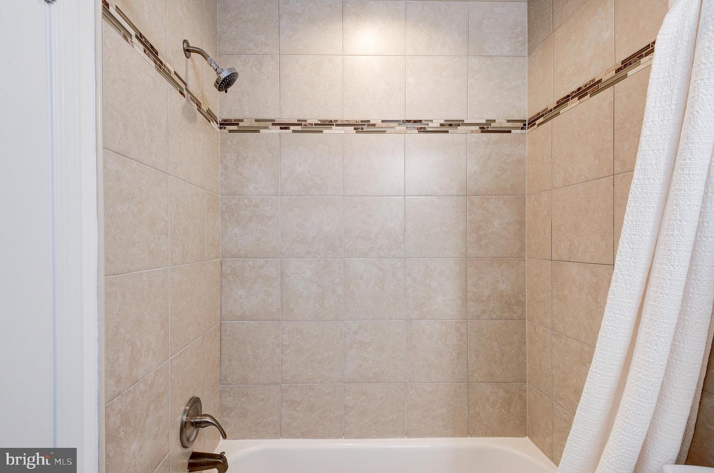 2318 WHEYSTONE CT, VIENNA, Virginia 22182, 4 Bedrooms Bedrooms, ,3 BathroomsBathrooms,Residential,For sale,2318 WHEYSTONE CT,VAFX2275194 MLS # VAFX2275194