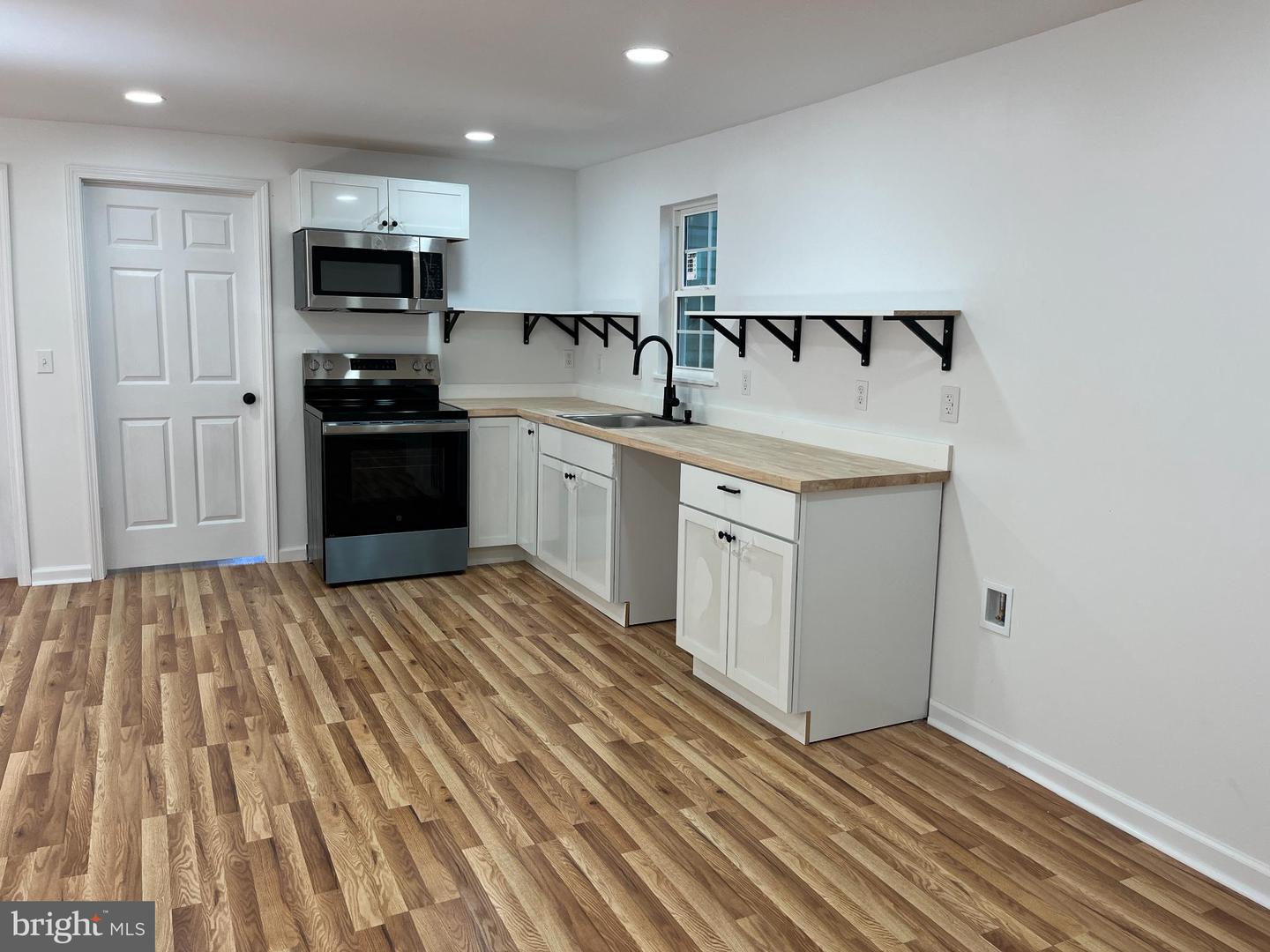 7060 FREDERICKS HALL RD, MINERAL, Virginia 23117, 2 Bedrooms Bedrooms, 6 Rooms Rooms,1 BathroomBathrooms,Residential,For sale,7060 FREDERICKS HALL RD,VALA2008748 MLS # VALA2008748