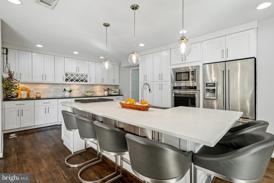 20945 RUBLES MILL CT, ASHBURN, Virginia 20147, 4 Bedrooms Bedrooms, ,3 BathroomsBathrooms,Residential,For sale,20945 RUBLES MILL CT,VALO2109242 MLS # VALO2109242