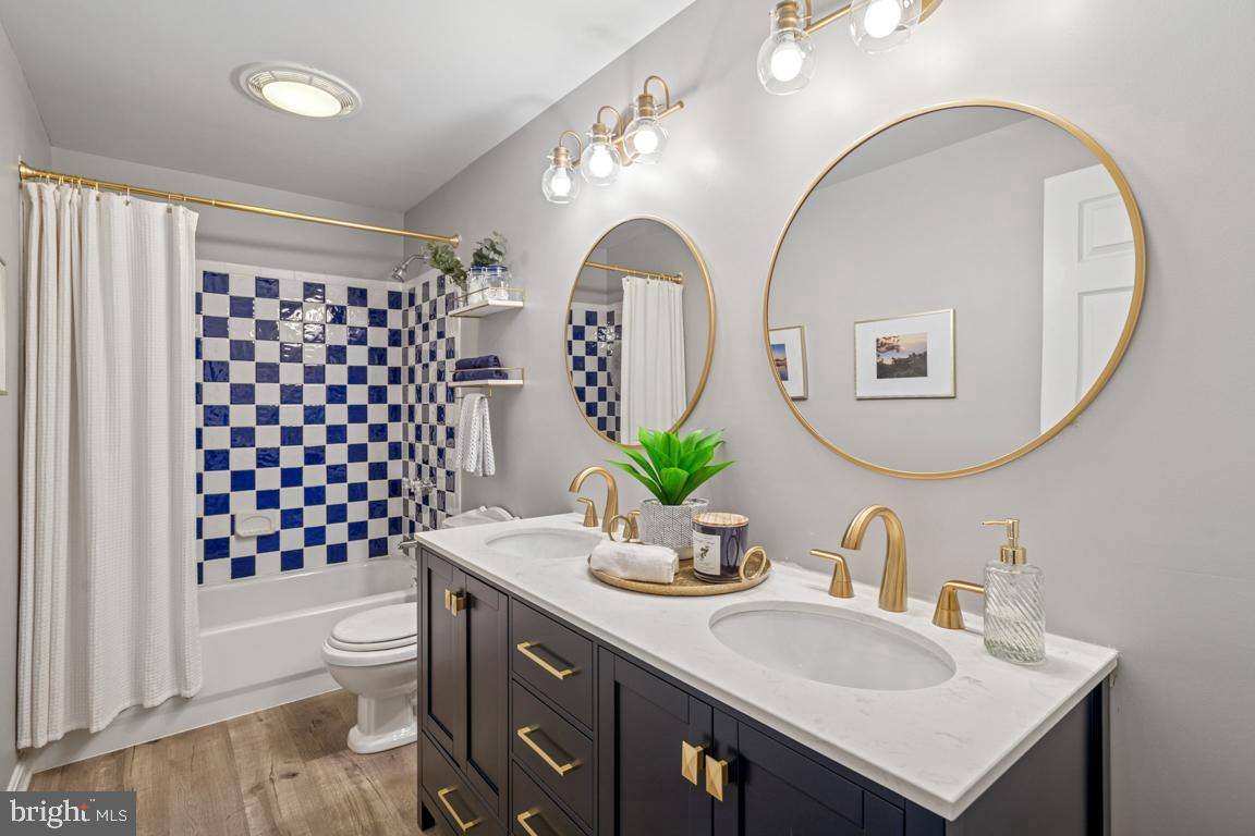 20945 RUBLES MILL CT, ASHBURN, Virginia 20147, 4 Bedrooms Bedrooms, ,3 BathroomsBathrooms,Residential,For sale,20945 RUBLES MILL CT,VALO2109242 MLS # VALO2109242