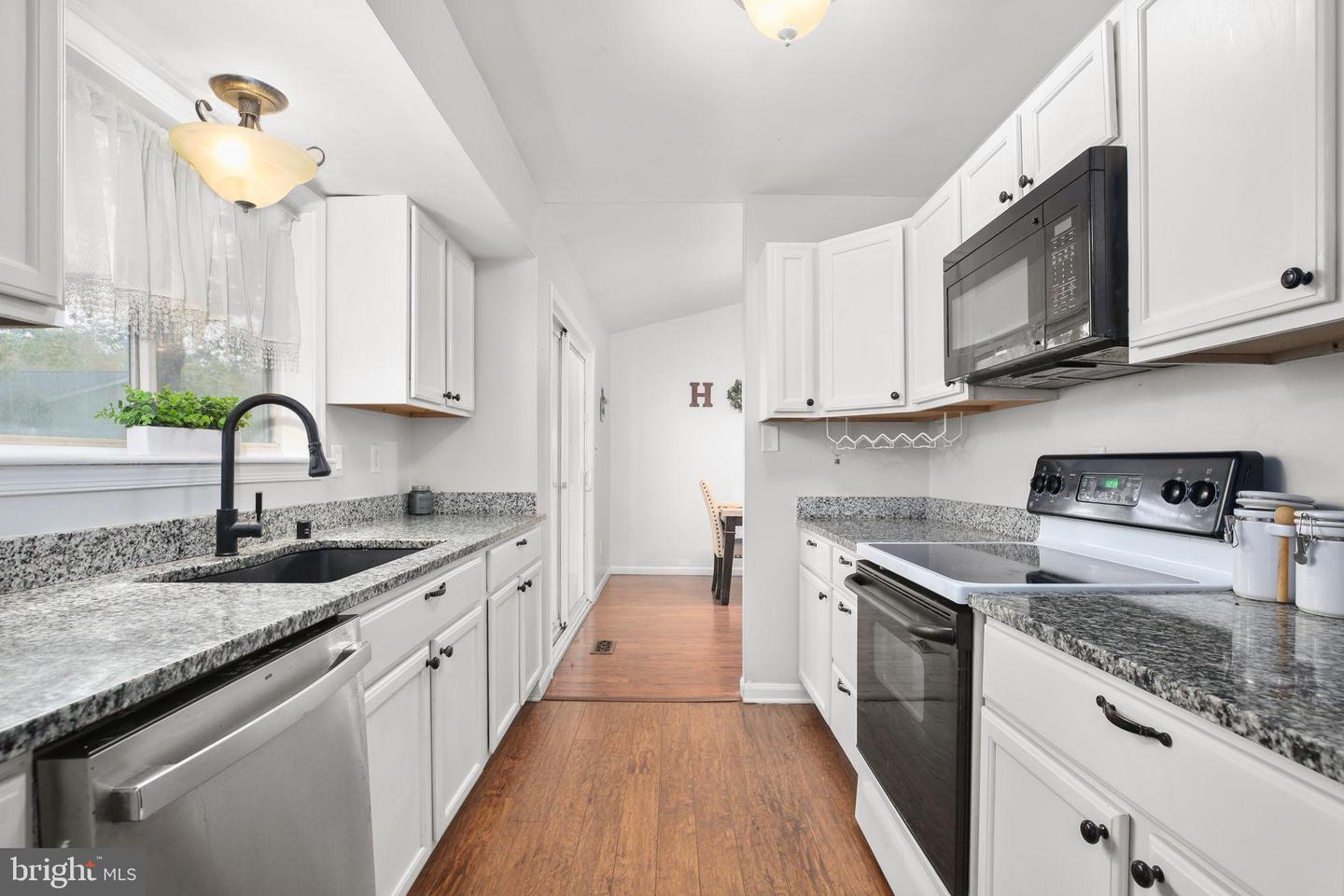 10304 BAYBERRY LN, SPOTSYLVANIA, Virginia 22553, 3 Bedrooms Bedrooms, 8 Rooms Rooms,2 BathroomsBathrooms,Residential,For sale,10304 BAYBERRY LN,VASP2037046 MLS # VASP2037046