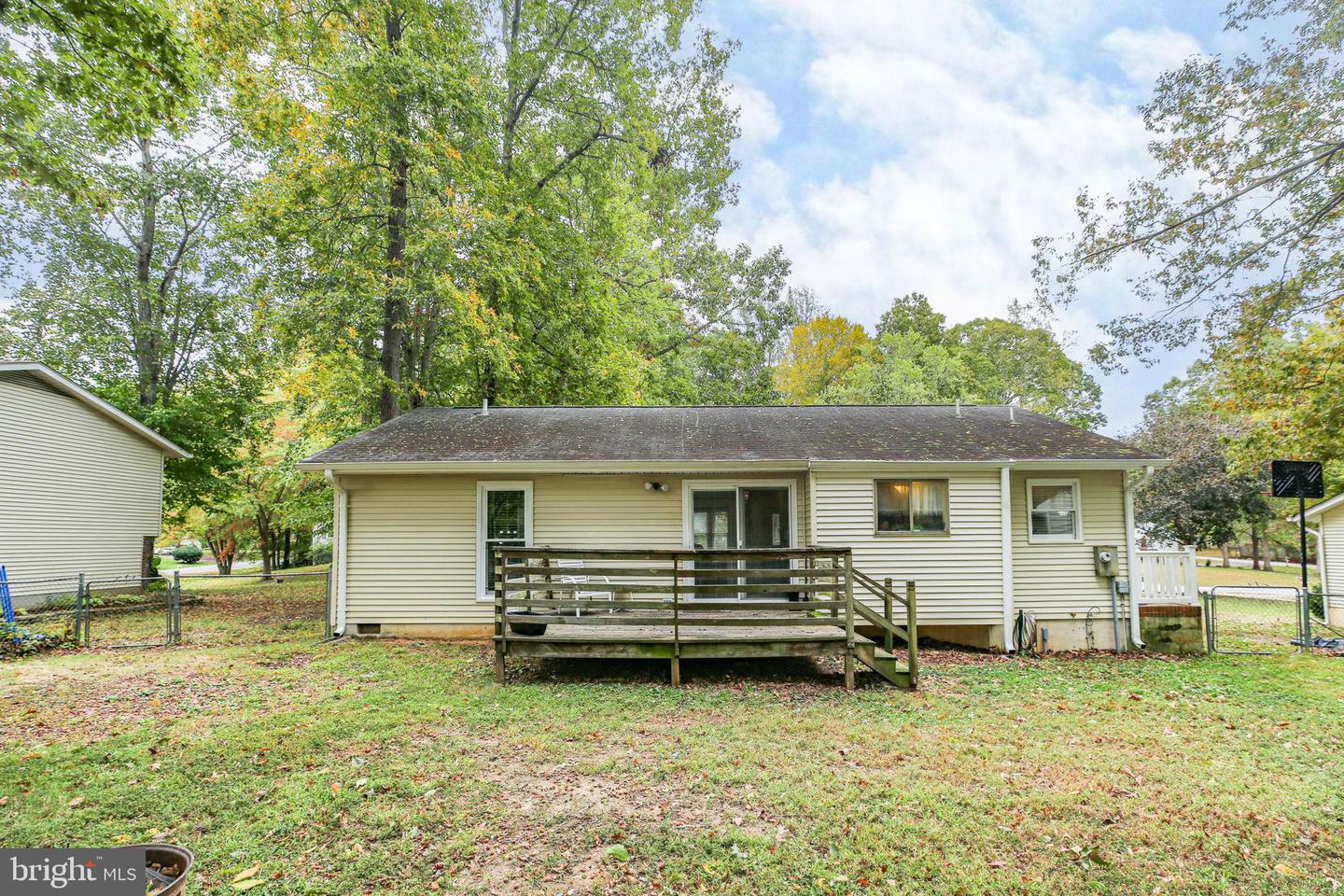 10304 BAYBERRY LN, SPOTSYLVANIA, Virginia 22553, 3 Bedrooms Bedrooms, 8 Rooms Rooms,2 BathroomsBathrooms,Residential,For sale,10304 BAYBERRY LN,VASP2037046 MLS # VASP2037046
