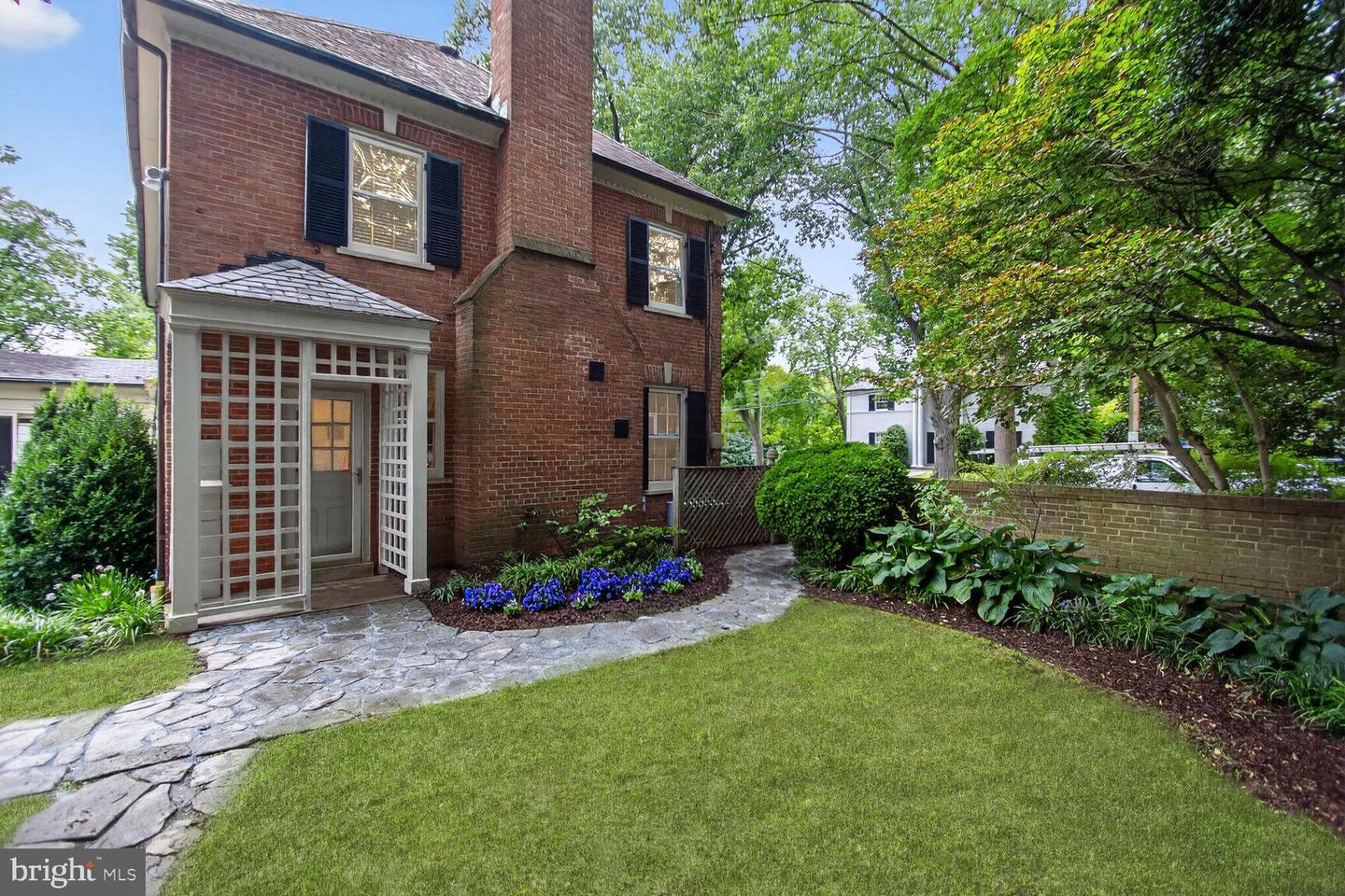 4920 PALISADE LN NW, WASHINGTON, District Of Columbia 20016, 6 Bedrooms Bedrooms, 22 Rooms Rooms,5 BathroomsBathrooms,Residential,For sale,4920 PALISADE LN NW,DCDC2227770 MLS # DCDC2227770