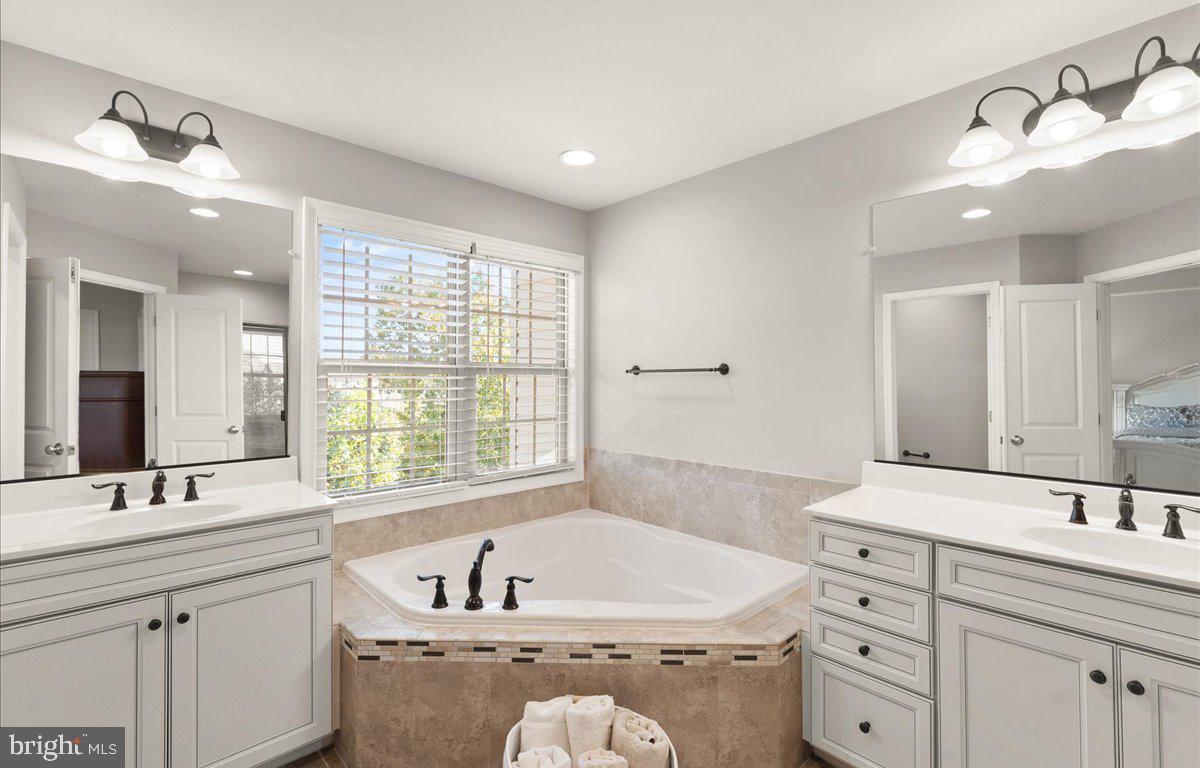 6617 BARTRAMS FOREST LN, HAYMARKET, Virginia 20169, 3 Bedrooms Bedrooms, ,2 BathroomsBathrooms,Residential,For sale,6617 BARTRAMS FOREST LN,VAPW2106328 MLS # VAPW2106328