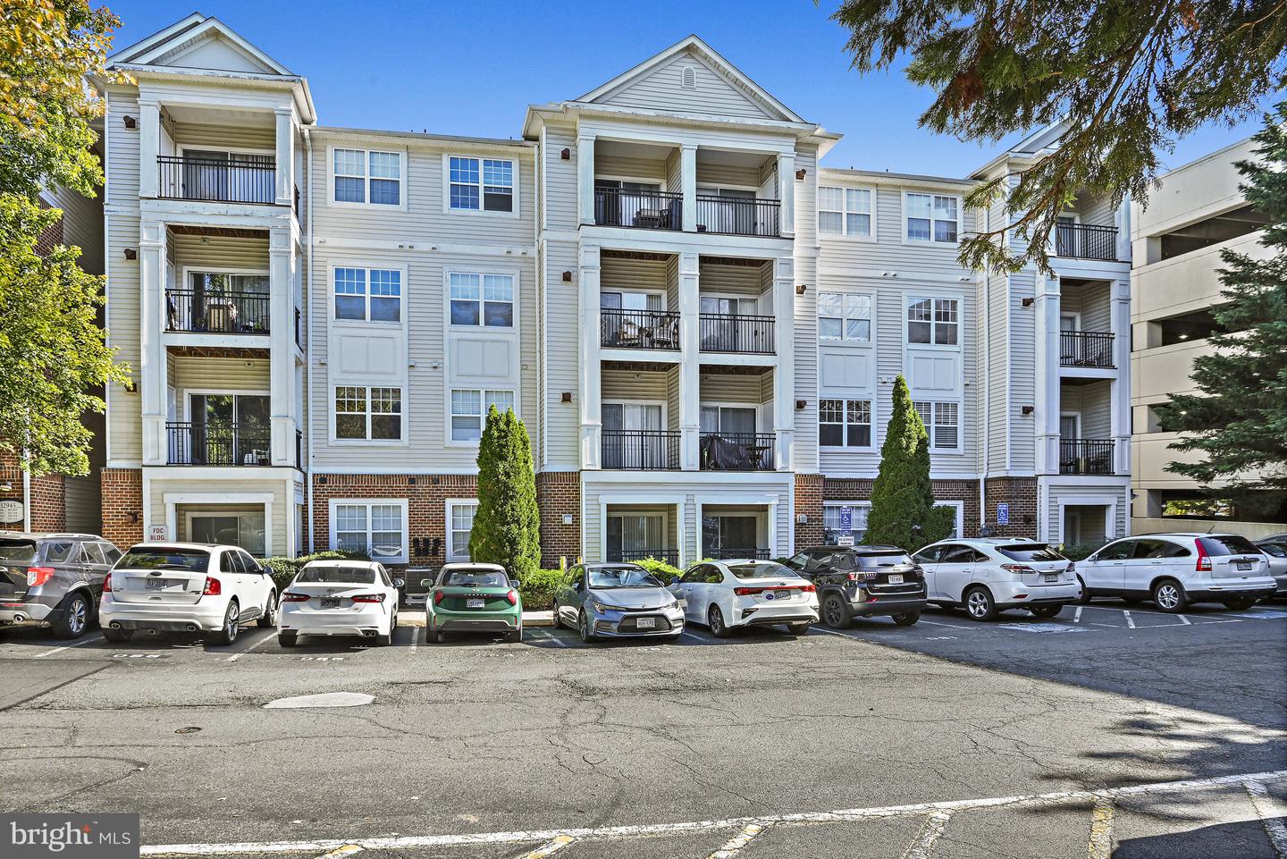 12945 CENTRE PARK CIR #208, HERNDON, Virginia 20171, 1 Bedroom Bedrooms, ,1 BathroomBathrooms,Residential,For sale,12945 CENTRE PARK CIR #208,VAFX2275230 MLS # VAFX2275230