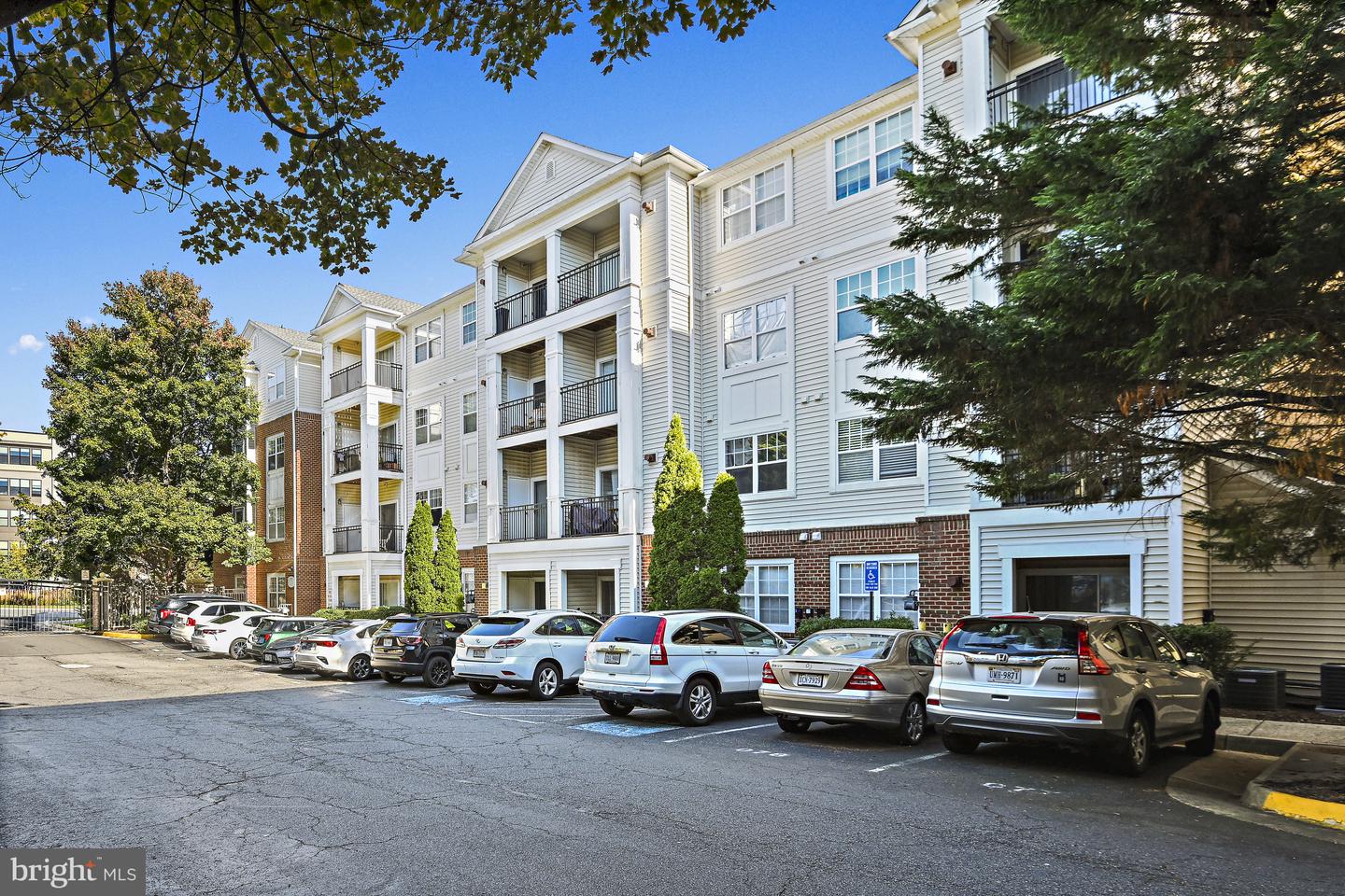 12945 CENTRE PARK CIR #208, HERNDON, Virginia 20171, 1 Bedroom Bedrooms, ,1 BathroomBathrooms,Residential,For sale,12945 CENTRE PARK CIR #208,VAFX2275230 MLS # VAFX2275230