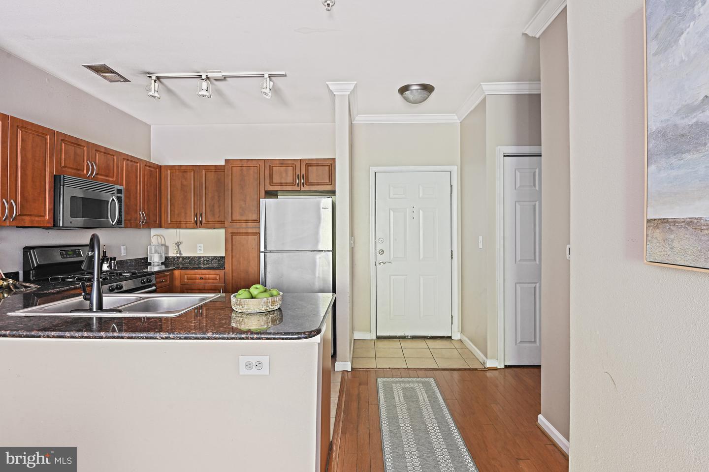 12945 CENTRE PARK CIR #208, HERNDON, Virginia 20171, 1 Bedroom Bedrooms, ,1 BathroomBathrooms,Residential,For sale,12945 CENTRE PARK CIR #208,VAFX2275230 MLS # VAFX2275230