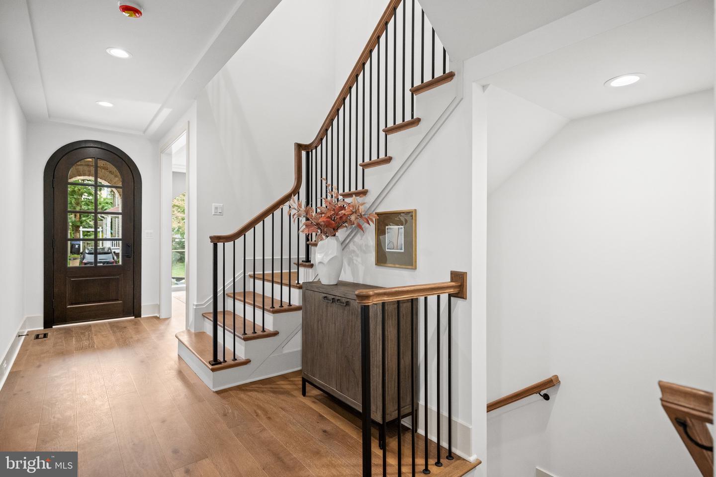 2133 N OAKLAND ST, ARLINGTON, Virginia 22207, 4 Bedrooms Bedrooms, ,4 BathroomsBathrooms,Residential,For sale,2133 N OAKLAND ST,VAAR2065150 MLS # VAAR2065150