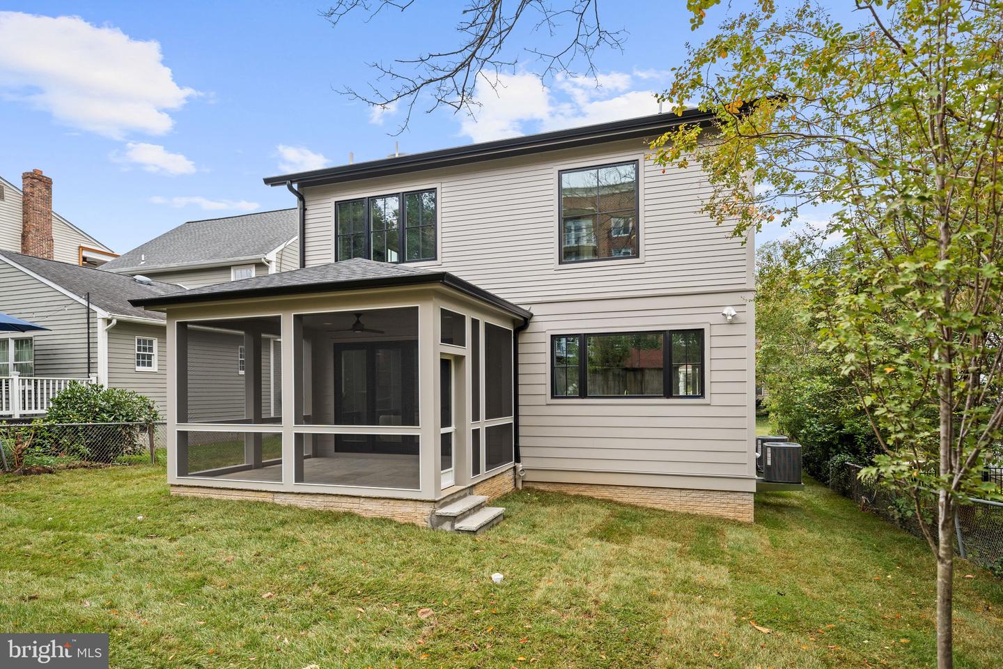 2133 N OAKLAND ST, ARLINGTON, Virginia 22207, 4 Bedrooms Bedrooms, ,4 BathroomsBathrooms,Residential,For sale,2133 N OAKLAND ST,VAAR2065150 MLS # VAAR2065150