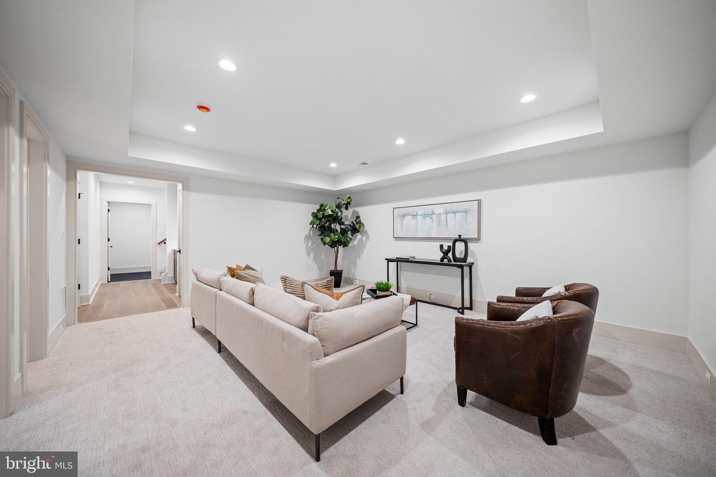 2133 N OAKLAND ST, ARLINGTON, Virginia 22207, 4 Bedrooms Bedrooms, ,4 BathroomsBathrooms,Residential,For sale,2133 N OAKLAND ST,VAAR2065150 MLS # VAAR2065150