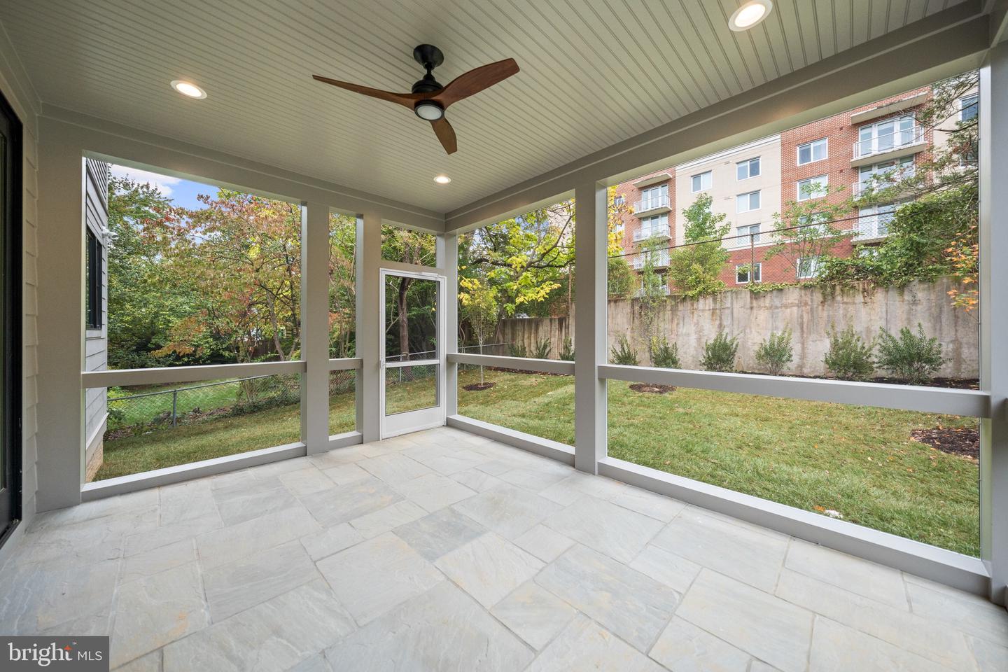 2133 N OAKLAND ST, ARLINGTON, Virginia 22207, 4 Bedrooms Bedrooms, ,4 BathroomsBathrooms,Residential,For sale,2133 N OAKLAND ST,VAAR2065150 MLS # VAAR2065150