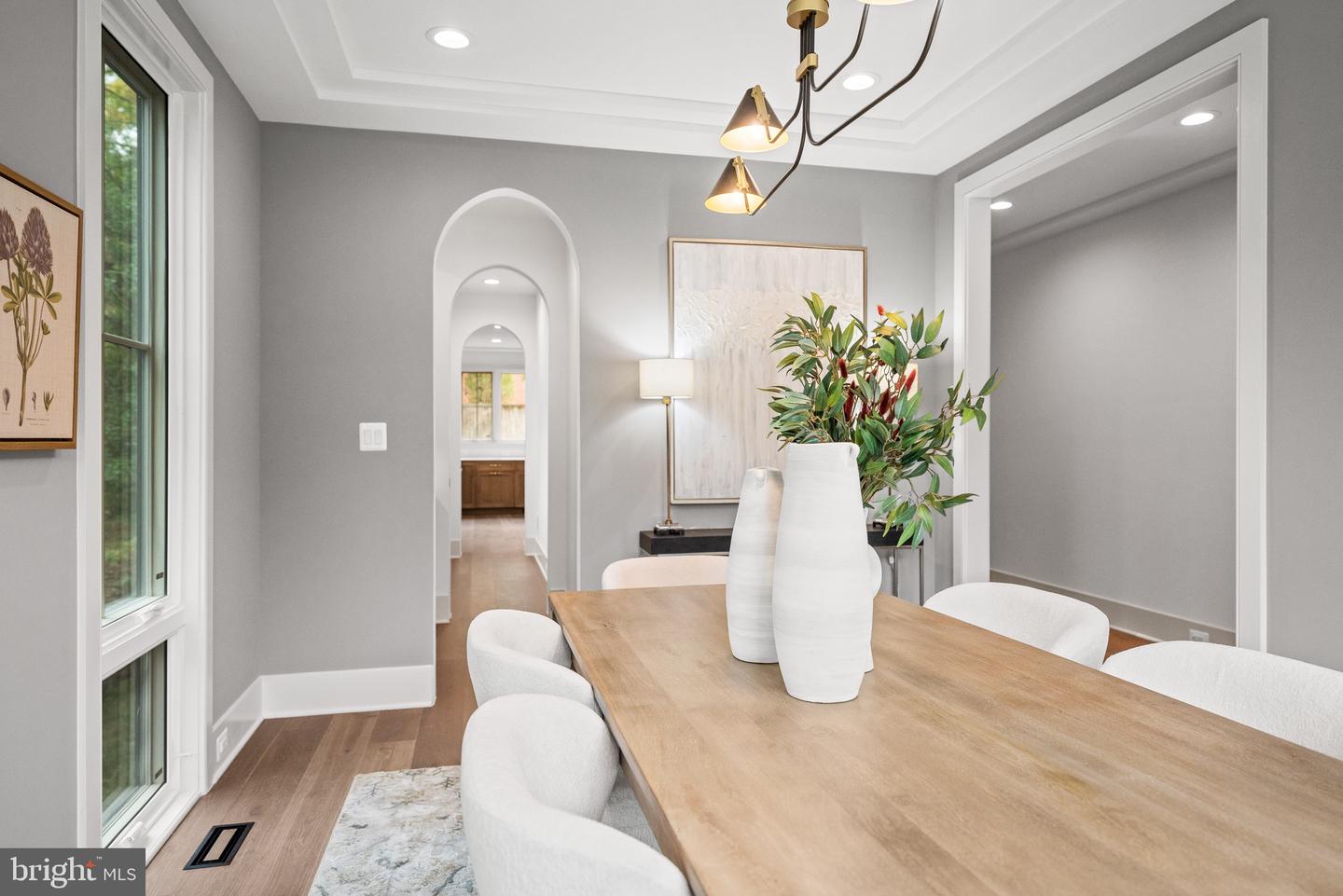 2133 N OAKLAND ST, ARLINGTON, Virginia 22207, 4 Bedrooms Bedrooms, ,4 BathroomsBathrooms,Residential,For sale,2133 N OAKLAND ST,VAAR2065150 MLS # VAAR2065150
