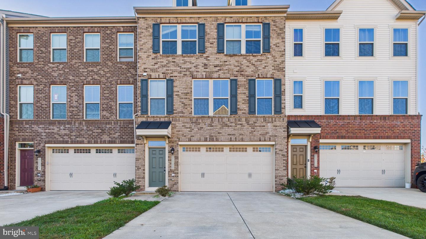 8909 FOXWAY RIDGE LN, MANASSAS, Virginia 20110, 4 Bedrooms Bedrooms, ,3 BathroomsBathrooms,Residential,For sale,8909 FOXWAY RIDGE LN,VAPW2106338 MLS # VAPW2106338