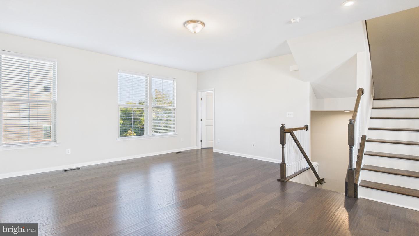8909 FOXWAY RIDGE LN, MANASSAS, Virginia 20110, 4 Bedrooms Bedrooms, ,3 BathroomsBathrooms,Residential,For sale,8909 FOXWAY RIDGE LN,VAPW2106338 MLS # VAPW2106338