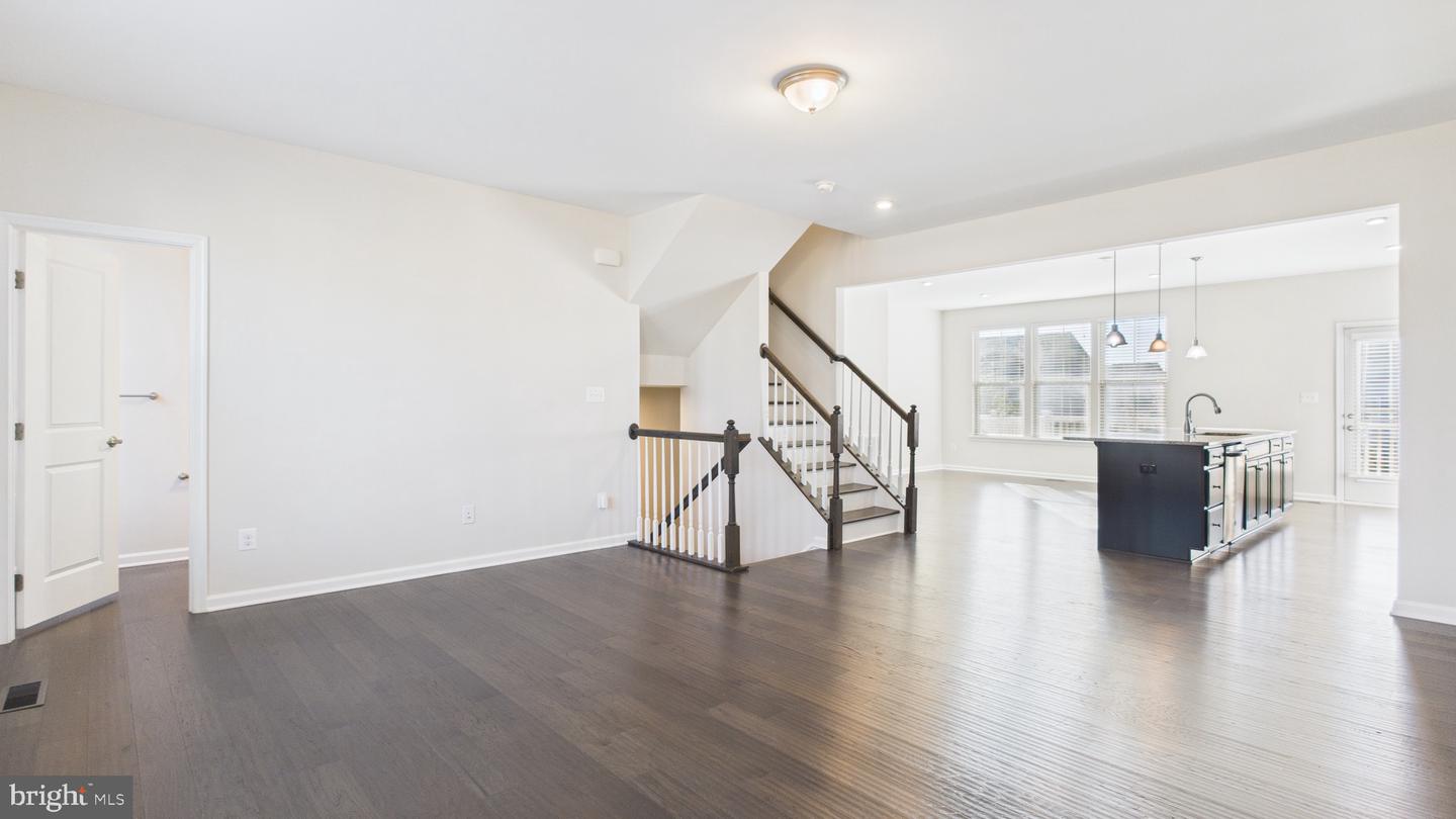 8909 FOXWAY RIDGE LN, MANASSAS, Virginia 20110, 4 Bedrooms Bedrooms, ,3 BathroomsBathrooms,Residential,For sale,8909 FOXWAY RIDGE LN,VAPW2106338 MLS # VAPW2106338