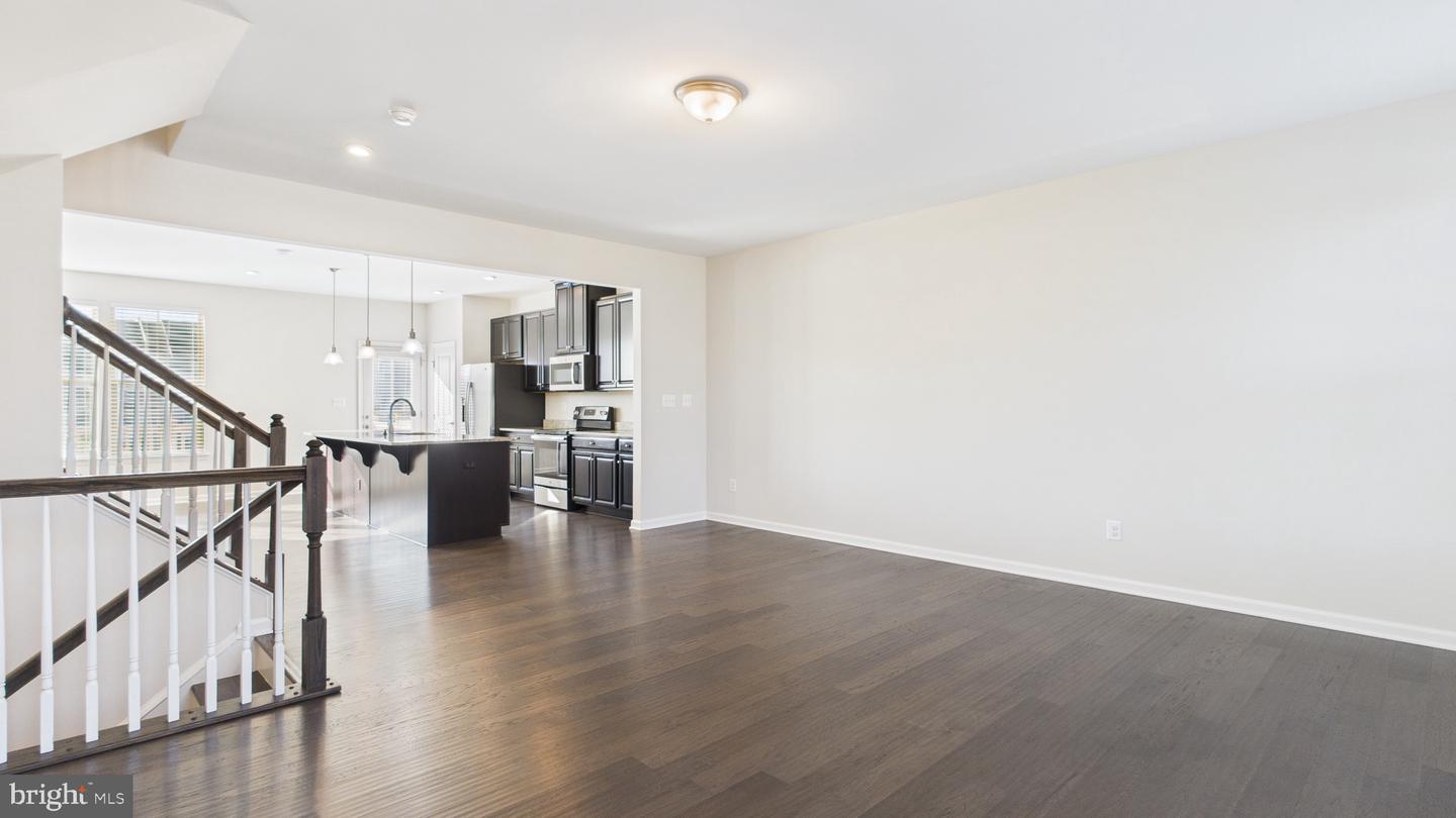 8909 FOXWAY RIDGE LN, MANASSAS, Virginia 20110, 4 Bedrooms Bedrooms, ,3 BathroomsBathrooms,Residential,For sale,8909 FOXWAY RIDGE LN,VAPW2106338 MLS # VAPW2106338