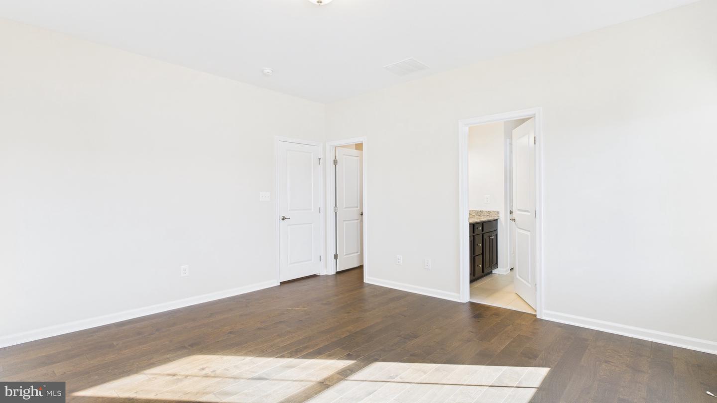 8909 FOXWAY RIDGE LN, MANASSAS, Virginia 20110, 4 Bedrooms Bedrooms, ,3 BathroomsBathrooms,Residential,For sale,8909 FOXWAY RIDGE LN,VAPW2106338 MLS # VAPW2106338