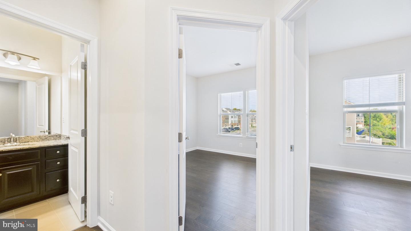 8909 FOXWAY RIDGE LN, MANASSAS, Virginia 20110, 4 Bedrooms Bedrooms, ,3 BathroomsBathrooms,Residential,For sale,8909 FOXWAY RIDGE LN,VAPW2106338 MLS # VAPW2106338