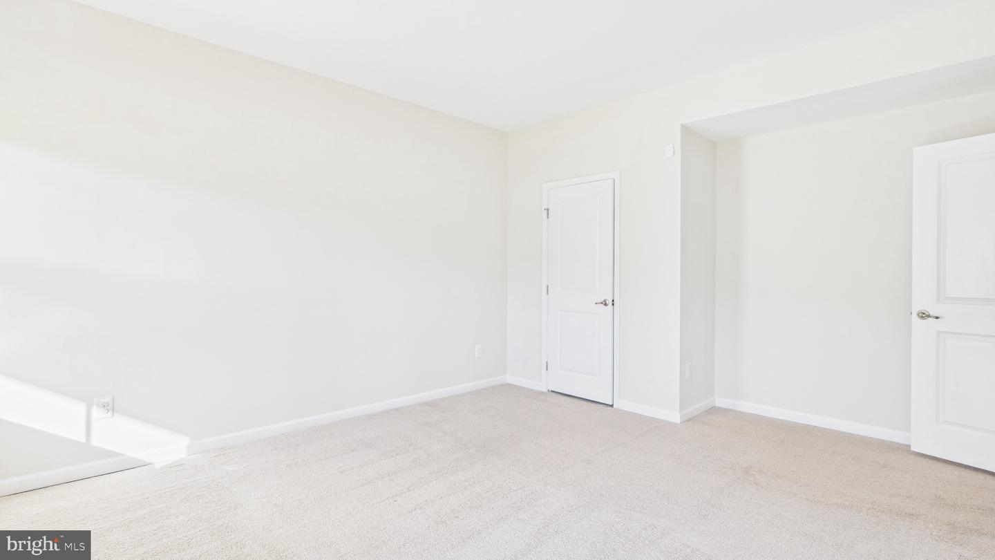 8909 FOXWAY RIDGE LN, MANASSAS, Virginia 20110, 4 Bedrooms Bedrooms, ,3 BathroomsBathrooms,Residential,For sale,8909 FOXWAY RIDGE LN,VAPW2106338 MLS # VAPW2106338