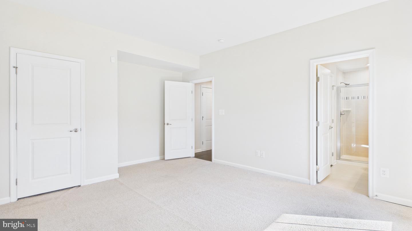 8909 FOXWAY RIDGE LN, MANASSAS, Virginia 20110, 4 Bedrooms Bedrooms, ,3 BathroomsBathrooms,Residential,For sale,8909 FOXWAY RIDGE LN,VAPW2106338 MLS # VAPW2106338