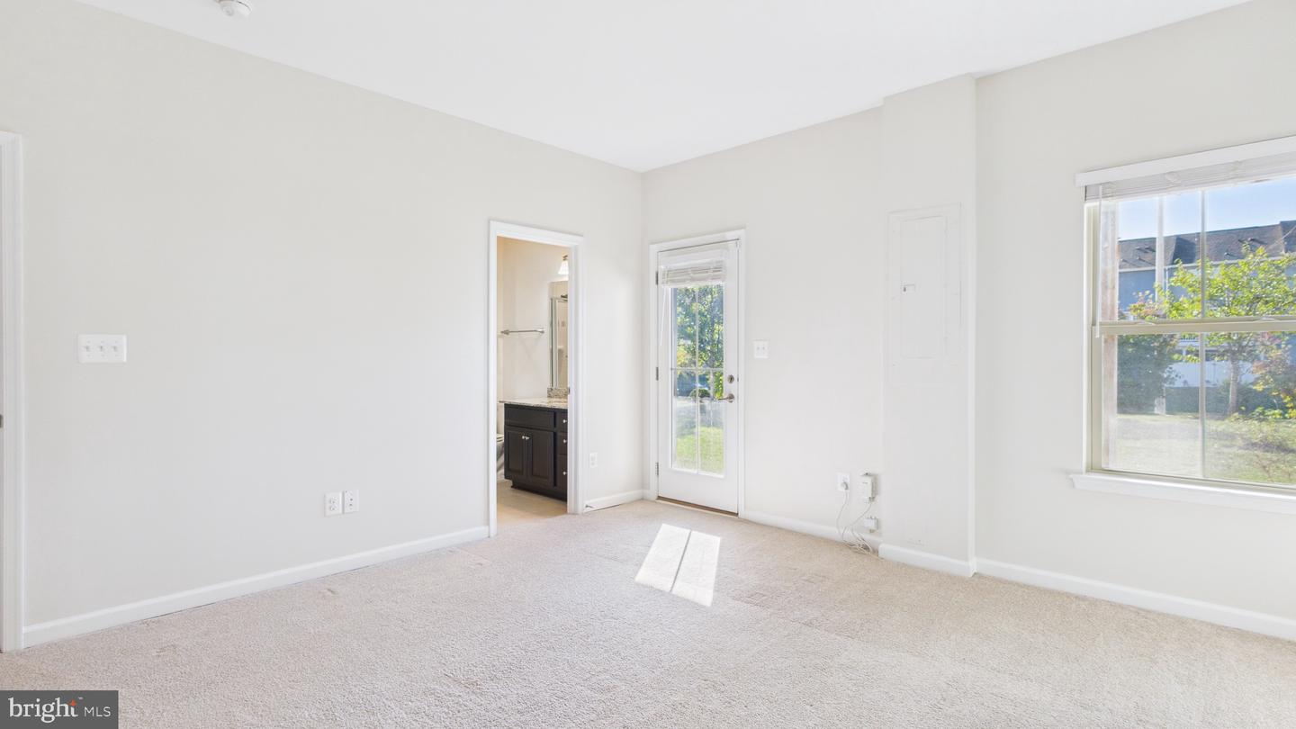 8909 FOXWAY RIDGE LN, MANASSAS, Virginia 20110, 4 Bedrooms Bedrooms, ,3 BathroomsBathrooms,Residential,For sale,8909 FOXWAY RIDGE LN,VAPW2106338 MLS # VAPW2106338