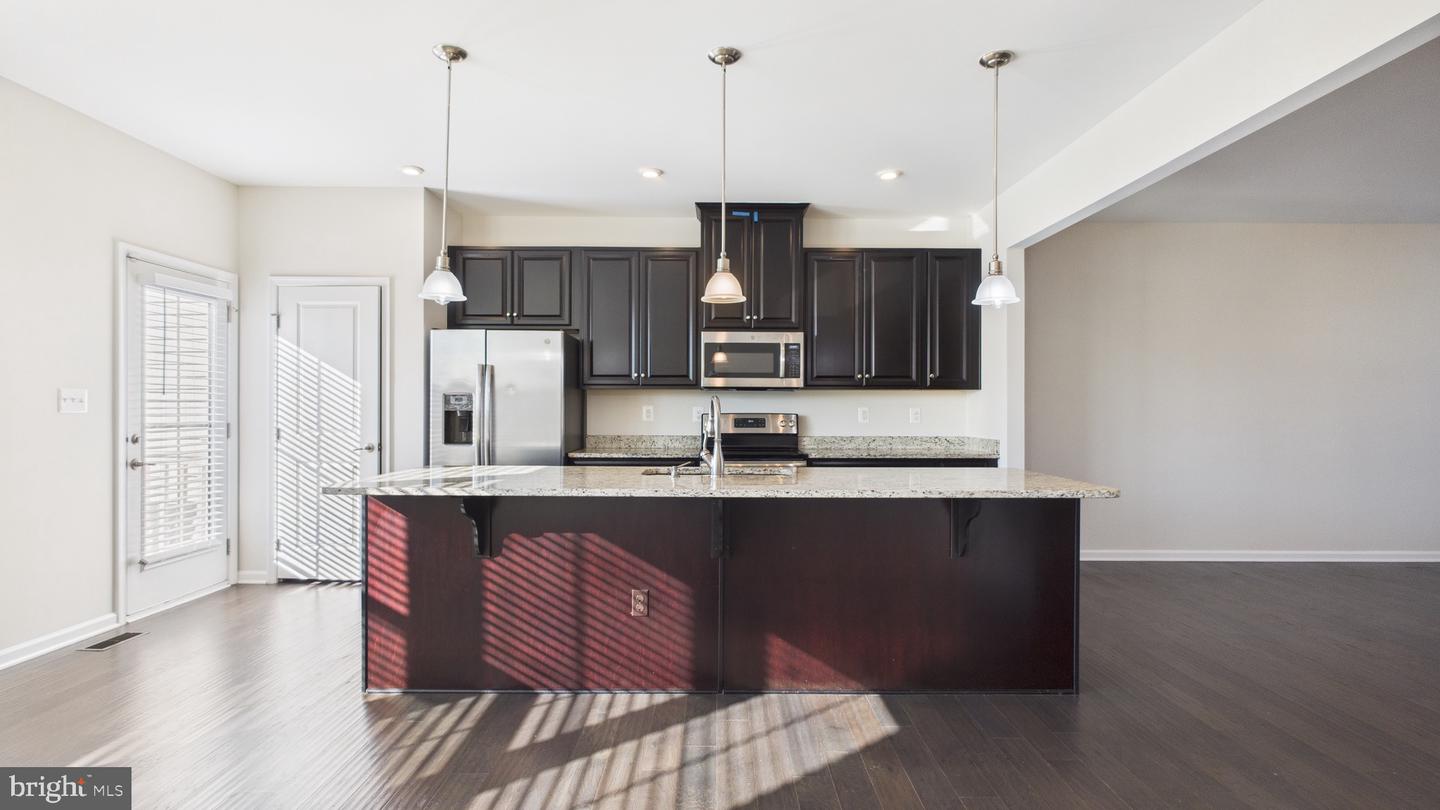 8909 FOXWAY RIDGE LN, MANASSAS, Virginia 20110, 4 Bedrooms Bedrooms, ,3 BathroomsBathrooms,Residential,For sale,8909 FOXWAY RIDGE LN,VAPW2106338 MLS # VAPW2106338
