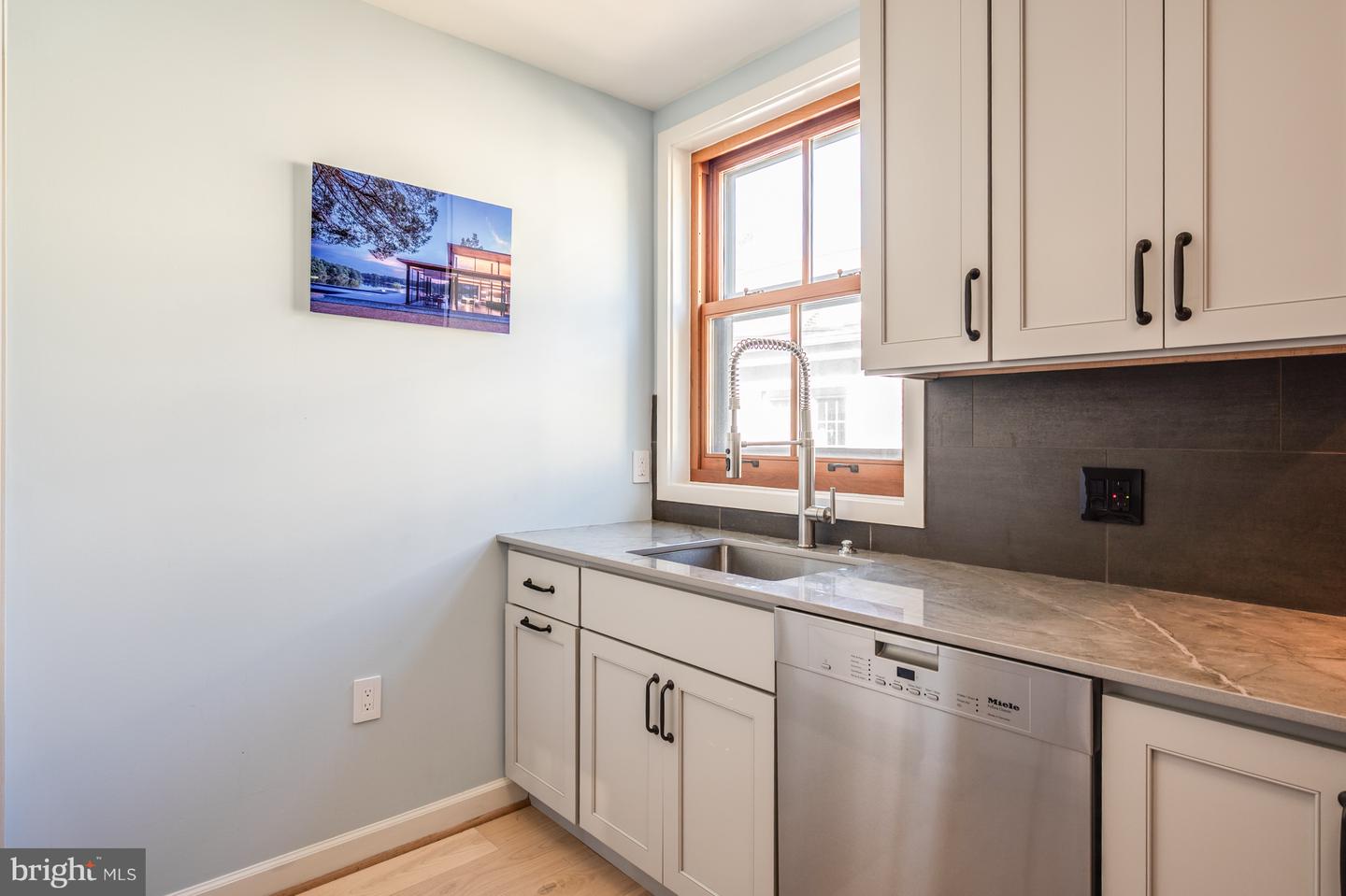 411 S COLUMBUS ST #8, ALEXANDRIA, Virginia 22314, 1 Bedroom Bedrooms, ,1 BathroomBathrooms,Residential,For sale,411 S COLUMBUS ST #8,VAAX2051006 MLS # VAAX2051006