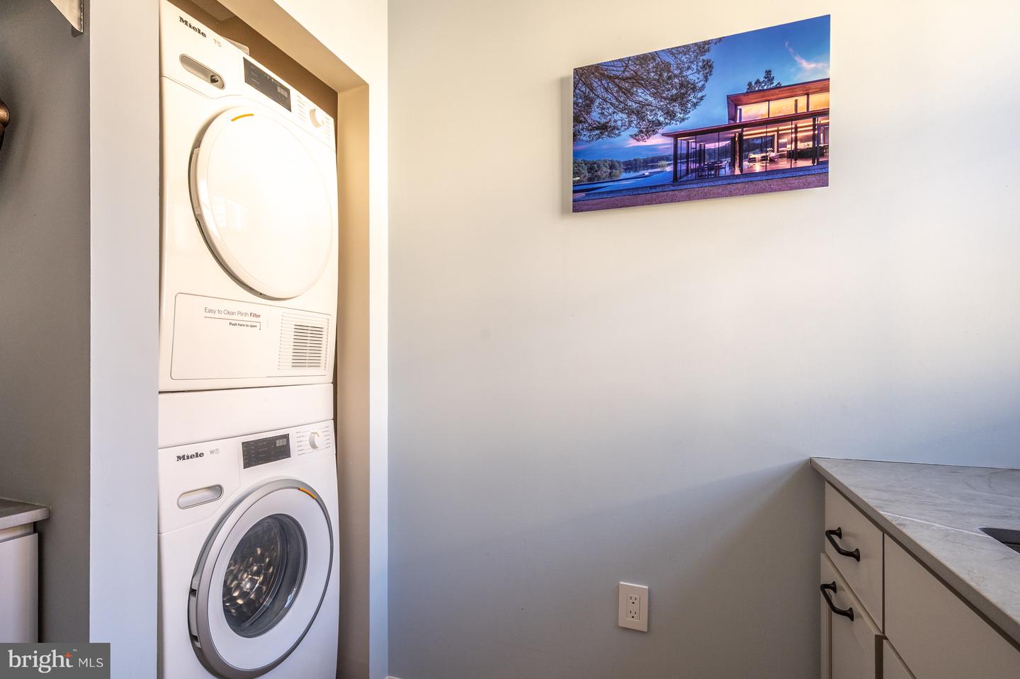 411 S COLUMBUS ST #8, ALEXANDRIA, Virginia 22314, 1 Bedroom Bedrooms, ,1 BathroomBathrooms,Residential,For sale,411 S COLUMBUS ST #8,VAAX2051006 MLS # VAAX2051006