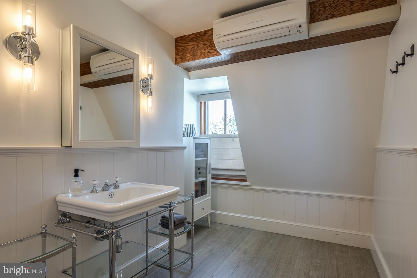 411 S COLUMBUS ST #8, ALEXANDRIA, Virginia 22314, 1 Bedroom Bedrooms, ,1 BathroomBathrooms,Residential,For sale,411 S COLUMBUS ST #8,VAAX2051006 MLS # VAAX2051006